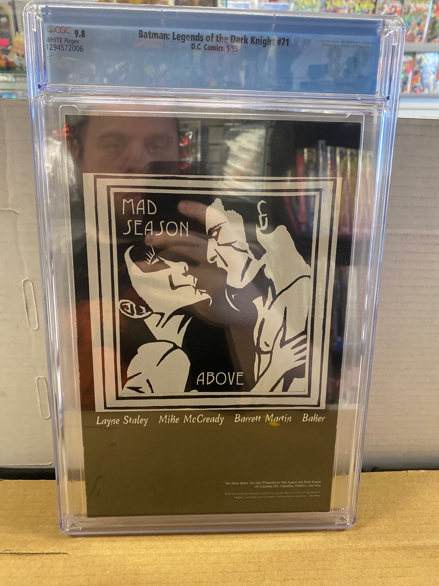 DC COMICS BATMAN LEGENDS OF THE DARK KNIGHT #71 (1995) CGC 9.8 WP