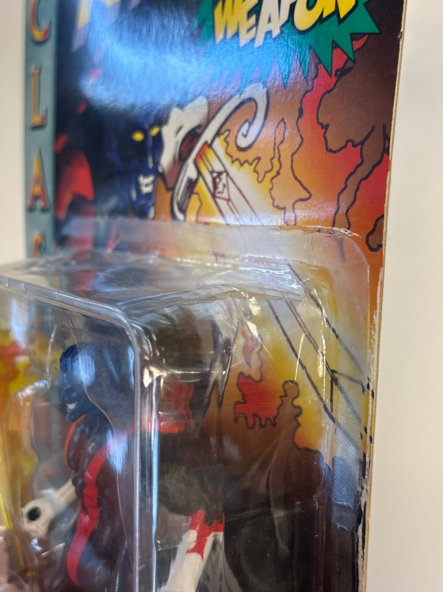 TOYBIZ MARVEL COMICS CLASSICS X-MEN NIGHTCRAWLER LIGHT UP WEAPON FIGURE IN DAMAGED BOX