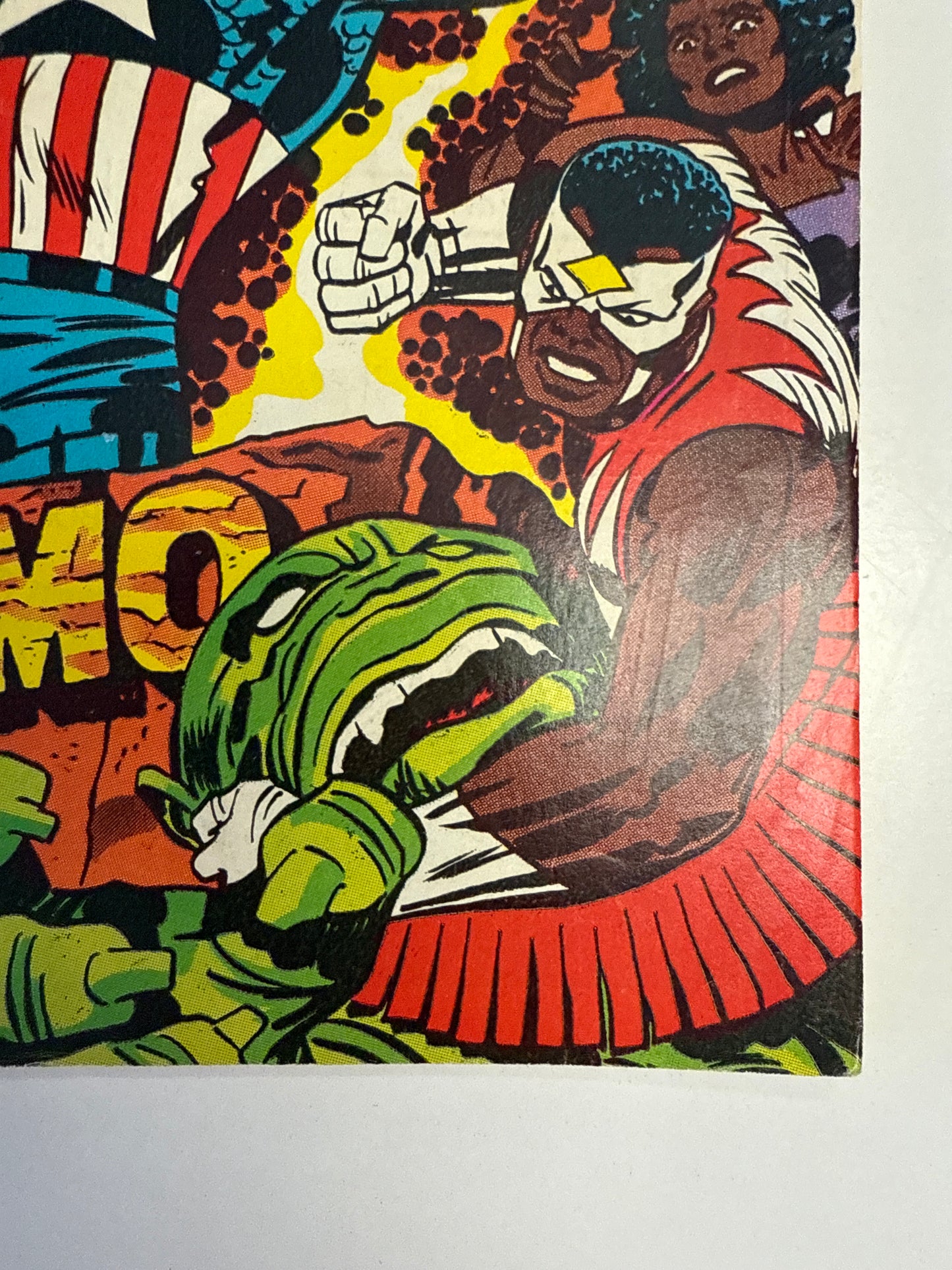 MARVEL COMICS CAPTAIN AMERICA AND THE FALCON 203 MARK JEWELERS VF