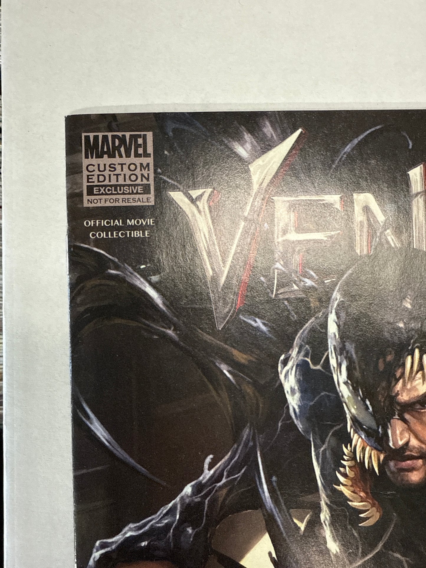 MARVEL COMICS VENOM CUSTOM EDITION EXCLUSIVE OFFICIAL MOVIE COLLECTABLE AMC