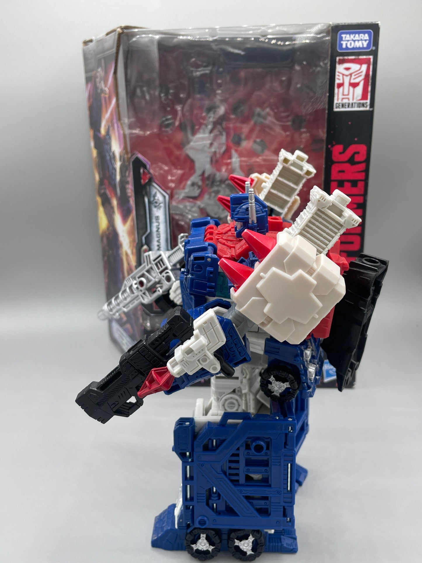 TRANSFORMERS SIEGE - WAR FOR CYBERTRON TRILOGY ULTRA MAGNUS HASBRO ACTION FIGURE - NIB!