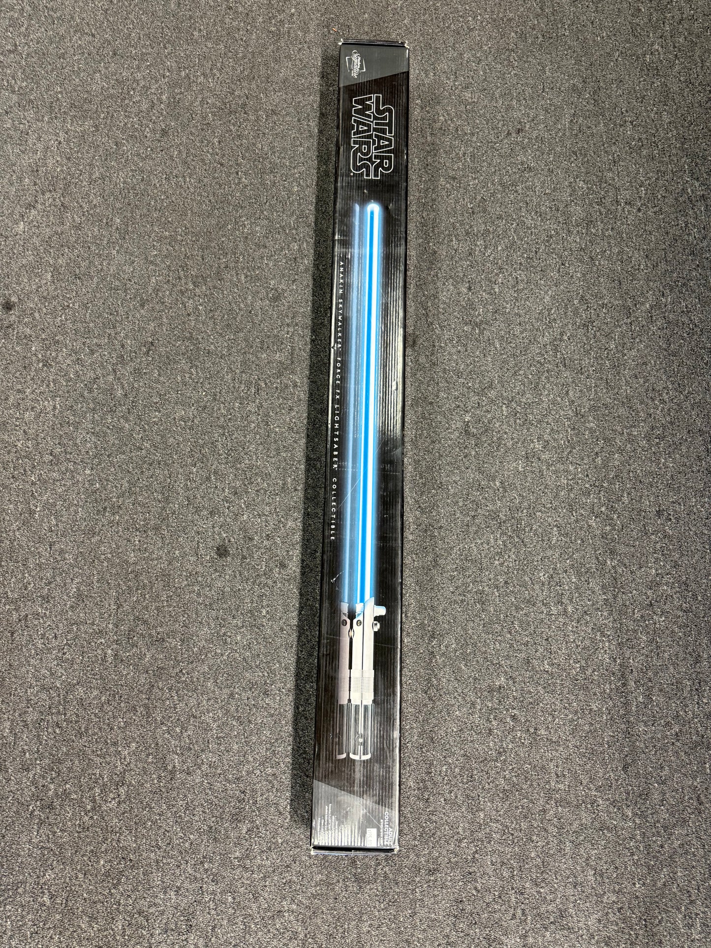 HASBRO SIGNATURE SERIES ANAKIN SKYWALKER FORCE FX LIGHTSABER COLLECTABLE ADULT COLLECTABLE