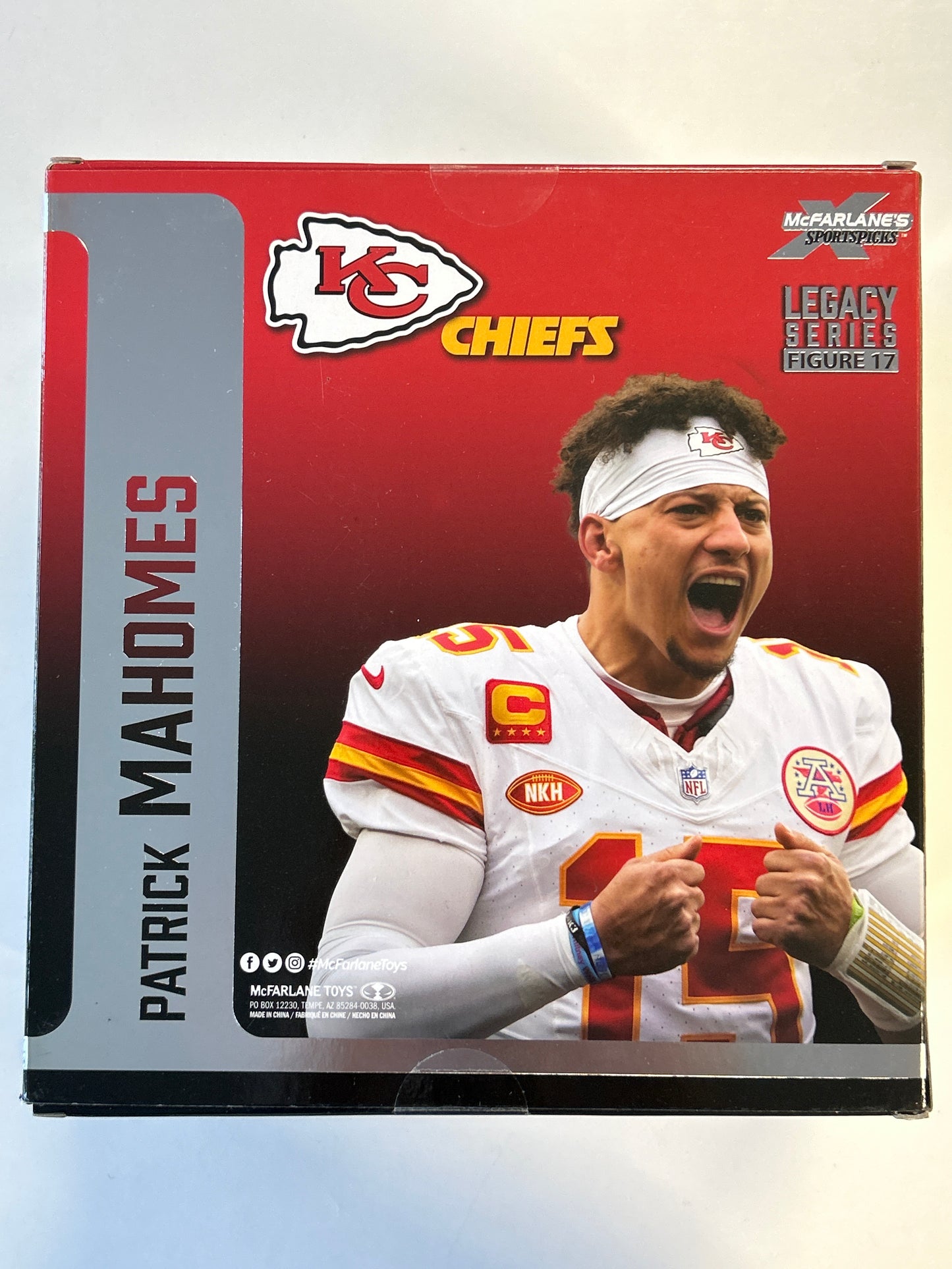 MCFARLANE LEGACY SERIES NFL PATRICK MAHOMES CHASE FIGURE (2024) NEW IN NEAR MINT BOX