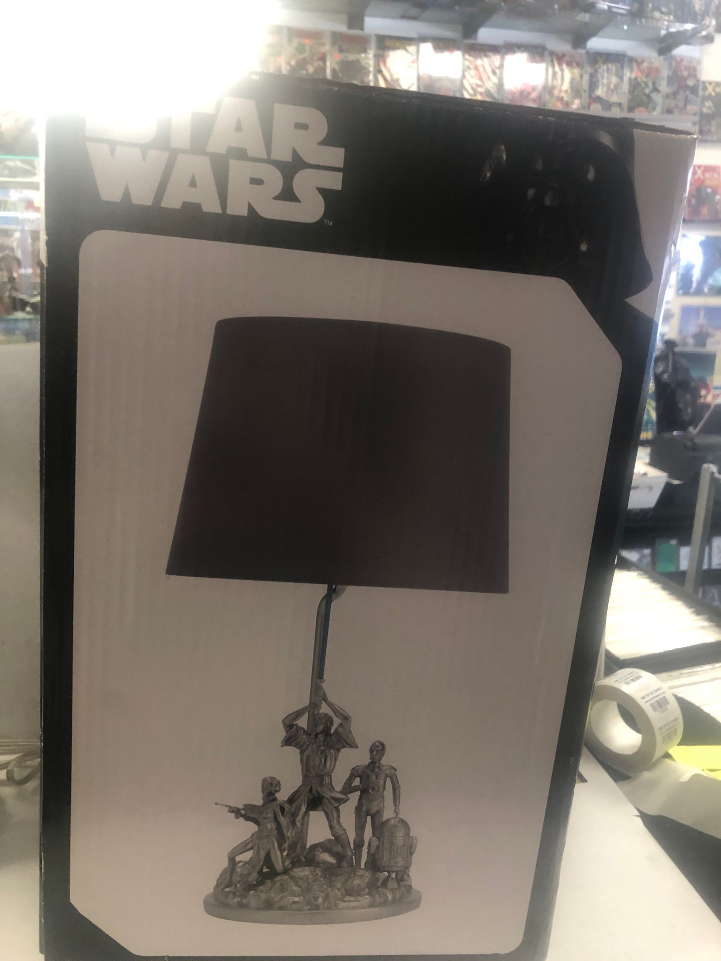 UKONIC STAR WARS A NEW HOPE 3D LAMP EXCELLENT CONDITION COMES WITH BOX BOX HAS SLIGHT BOX DAMAGE
