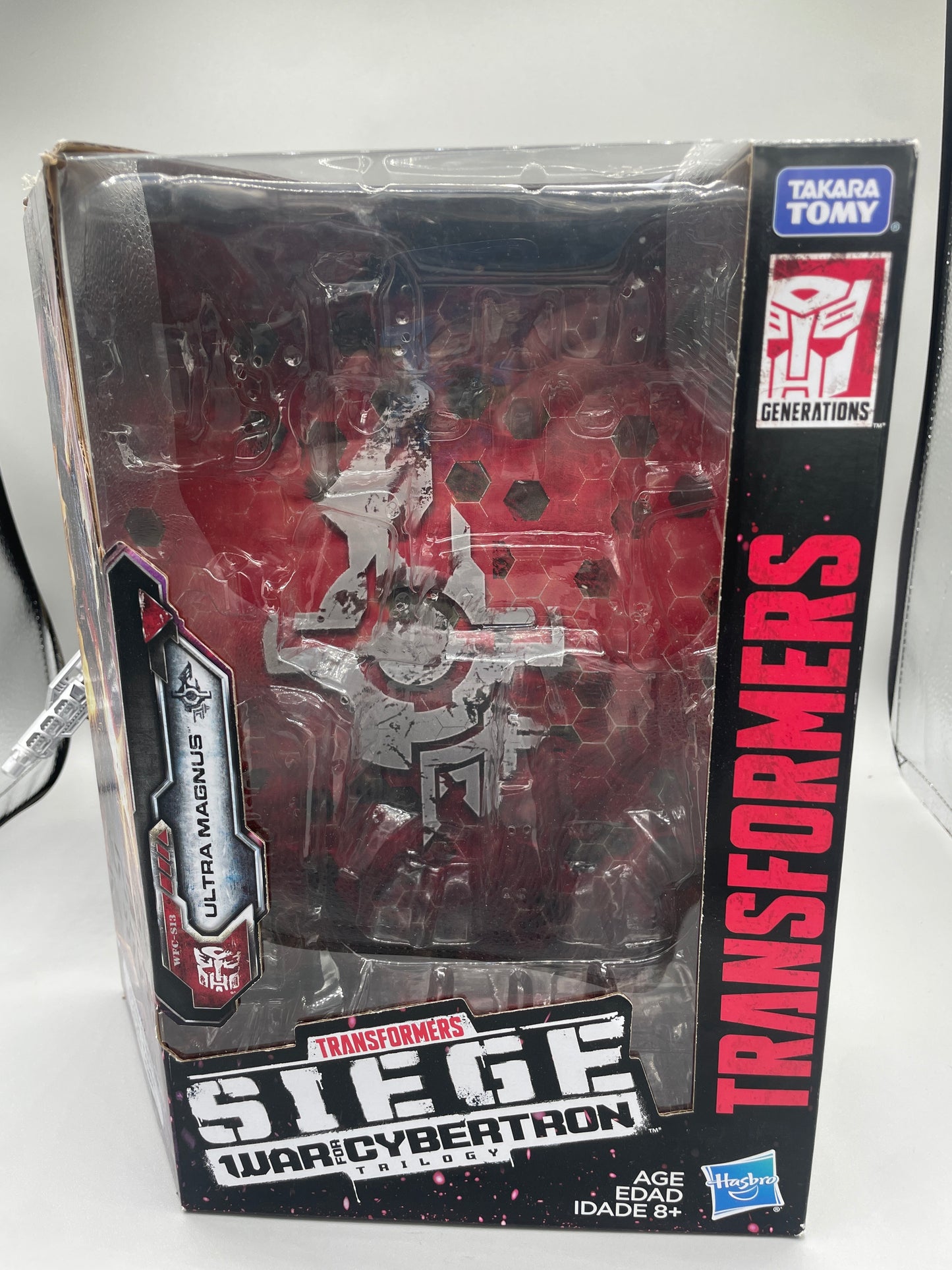 TRANSFORMERS SIEGE - WAR FOR CYBERTRON TRILOGY ULTRA MAGNUS HASBRO ACTION FIGURE - NIB!