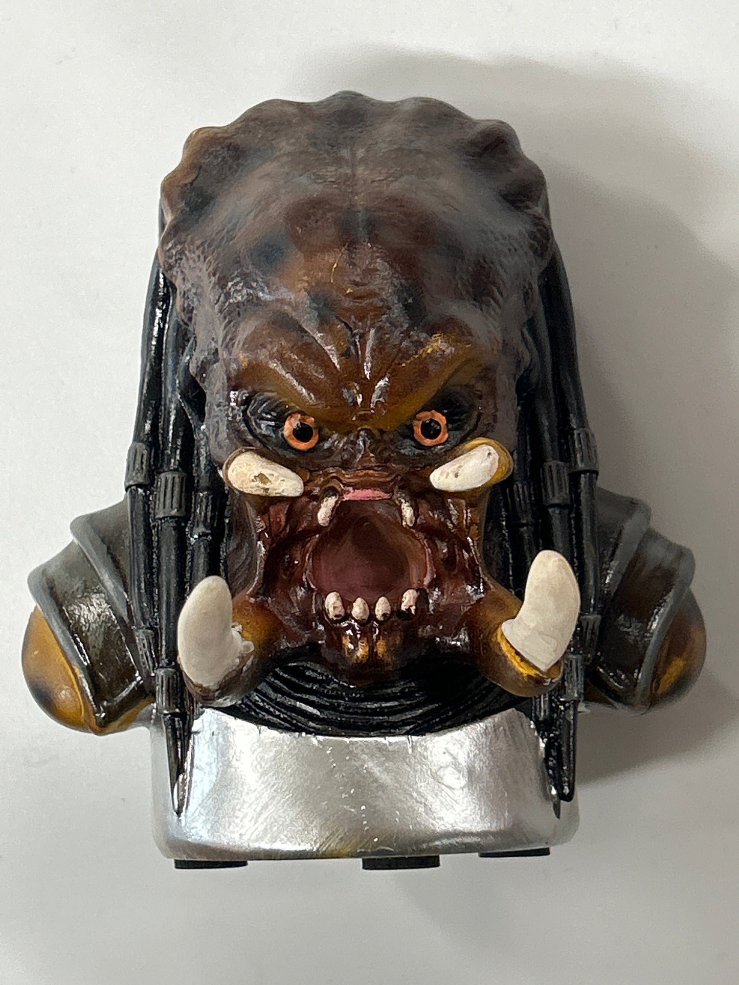 PREDATOR HEAD 4.5” BUSINESS CARD HOLDER NO BOX