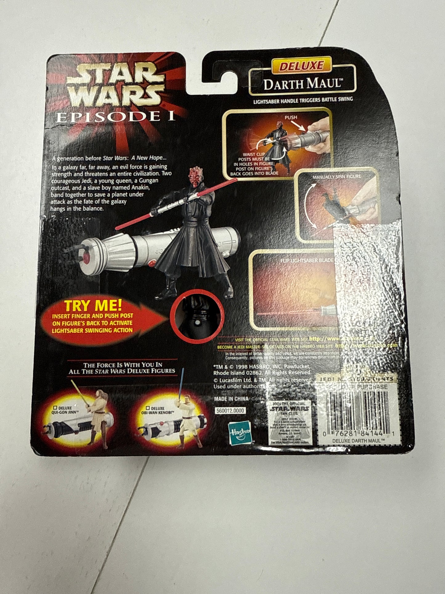 STAR WARS EPISODE 1 DELUXE DARTH MAUL W LIGHTSABER HANDLE AND BATTLE SWING re attached card