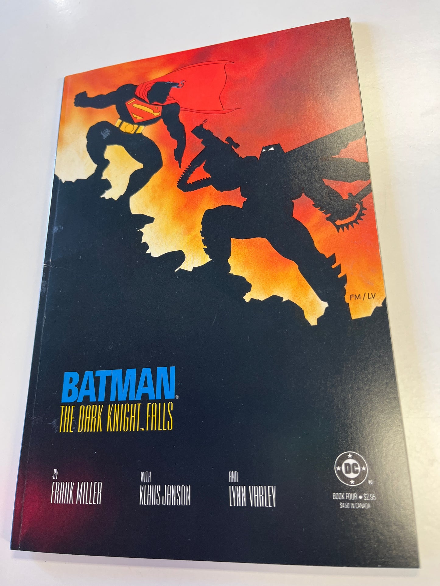 DC -BATMAN THE DARK KNIGHT FALLS