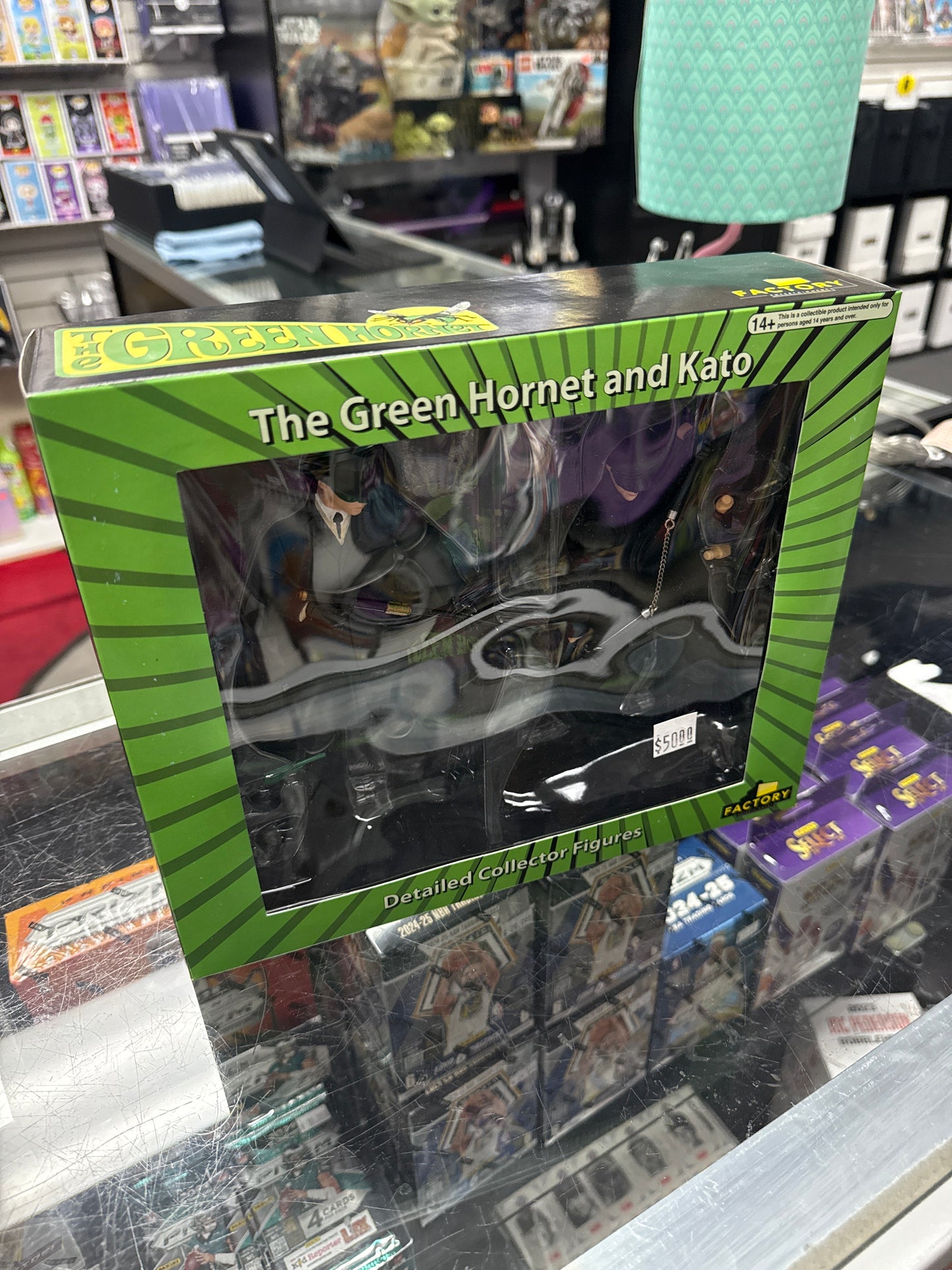 FACTORY ENTERTAINMENT THE GREEN HORNET AND KATO COLLECTOR FIGURES (2010)