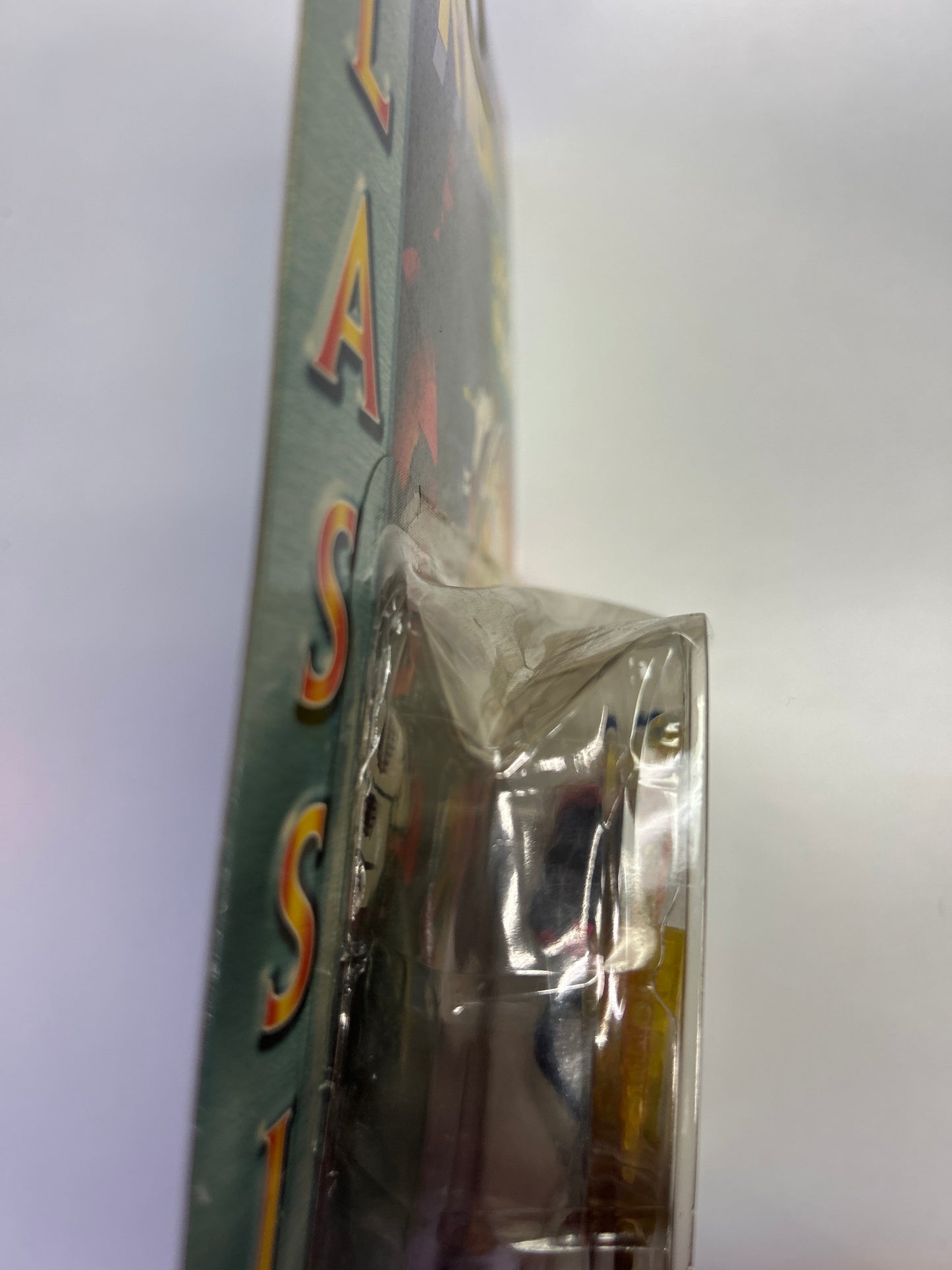 TOYBIZ MARVEL COMICS CLASSICS X-MEN NIGHTCRAWLER LIGHT UP WEAPON FIGURE IN DAMAGED BOX
