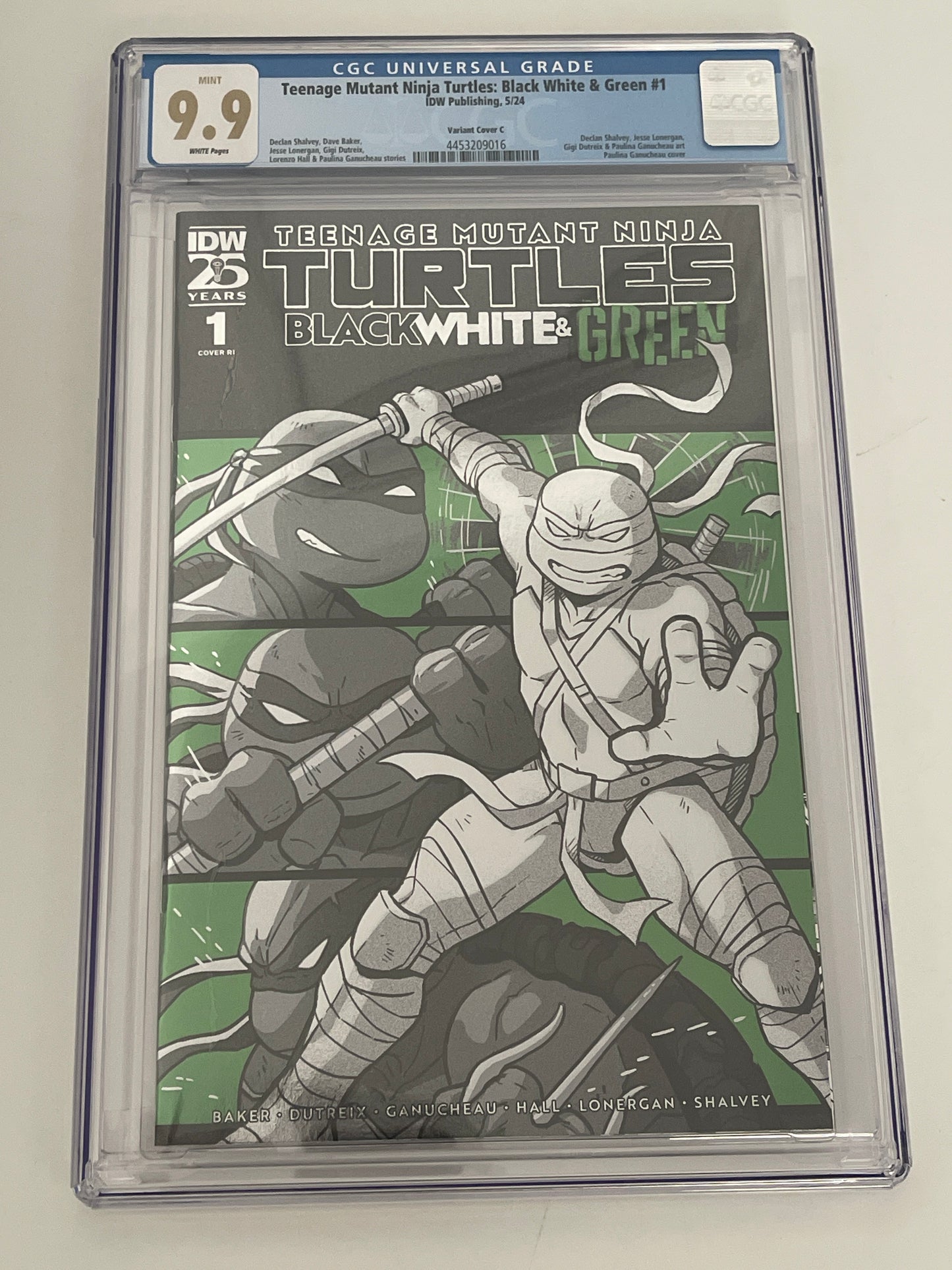 IDW PUBLISHING TEENAGE MUTANT NINJA TURTLES BLACK WHITE AND GREEN #1 VARIANT COVER C CGC 9.9