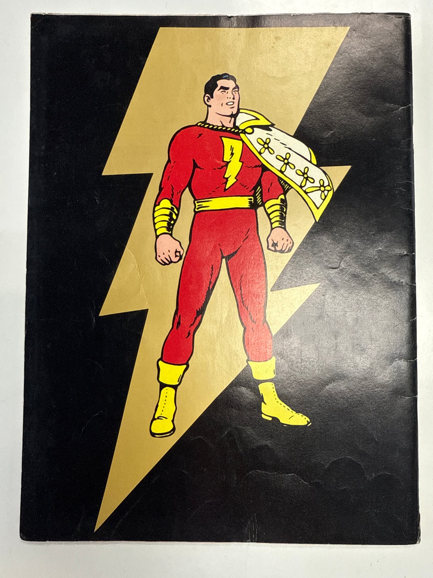 DC COMICS FAMOUS 1st EDITION NO. F-04 WHIZ COMICS FEB FACSIMILE GIANT SIZED