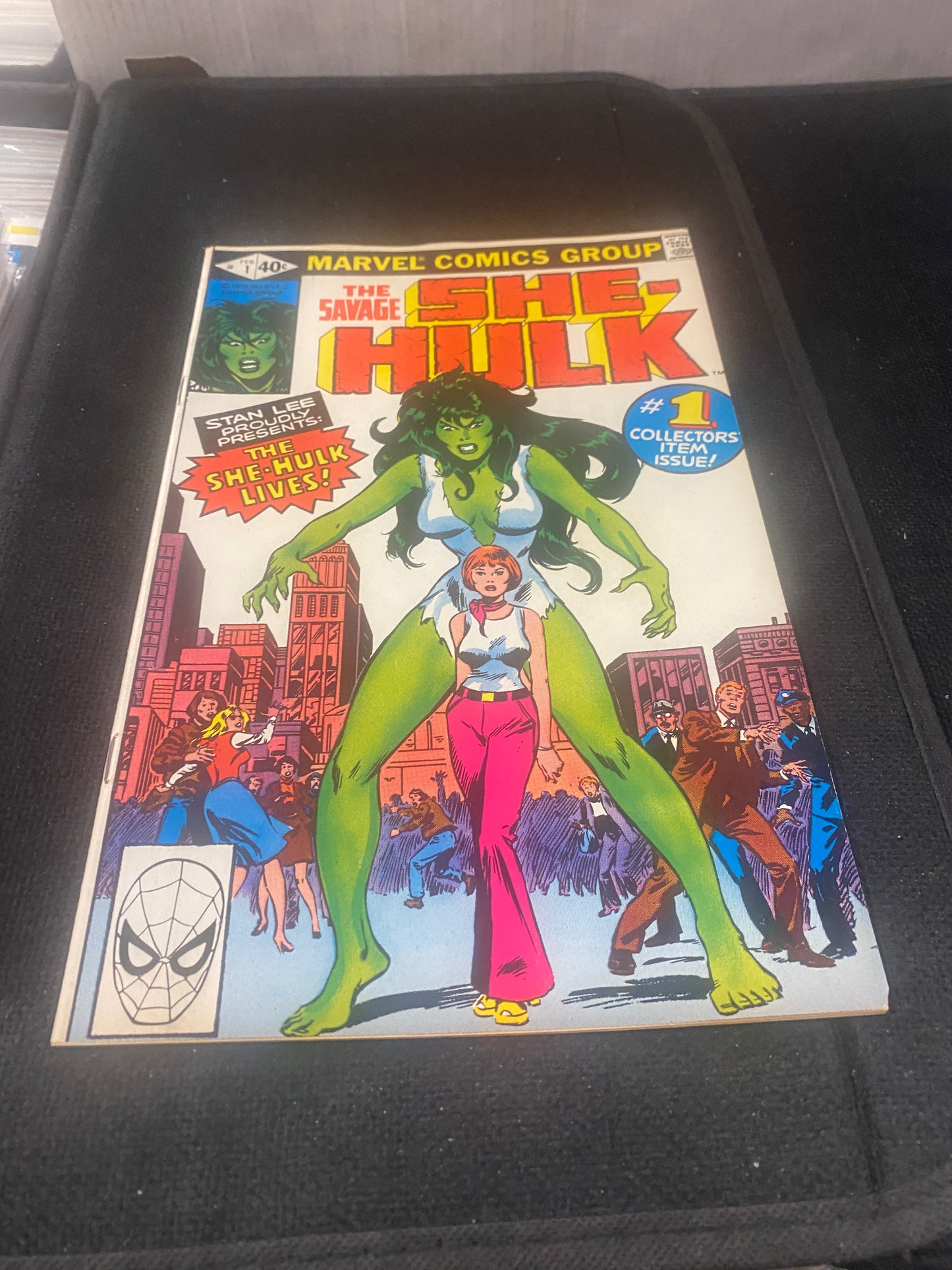 MARVEL COMICS SAVAGE SHE-HULK #1 (1979) FN-/FN YELLOW/OFF-WHITE