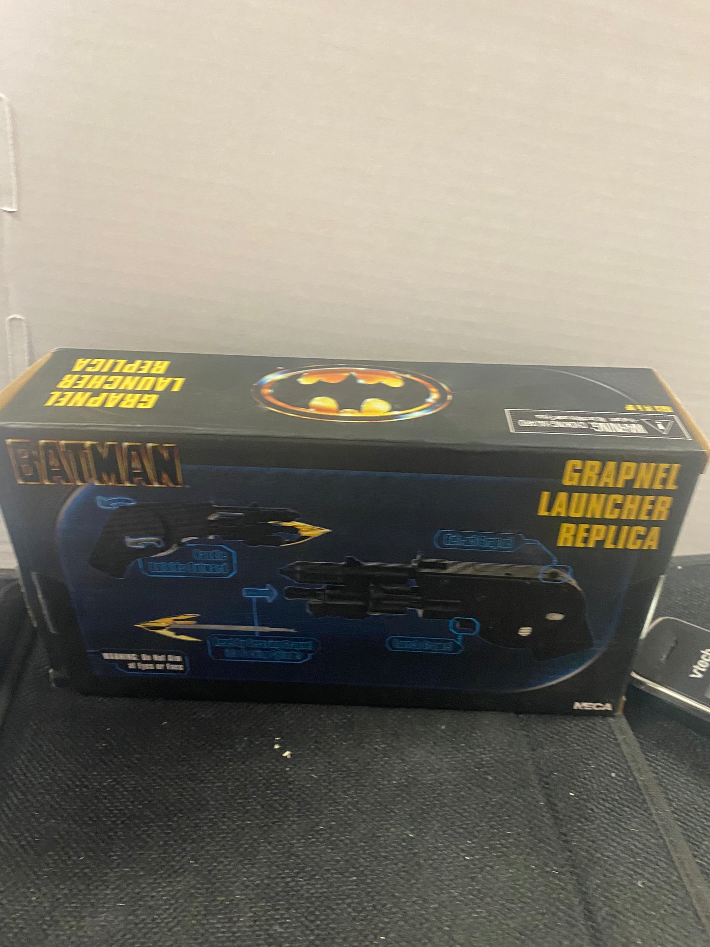 NECA BATMAN GRAPNEL LAUNCHER REPLICA