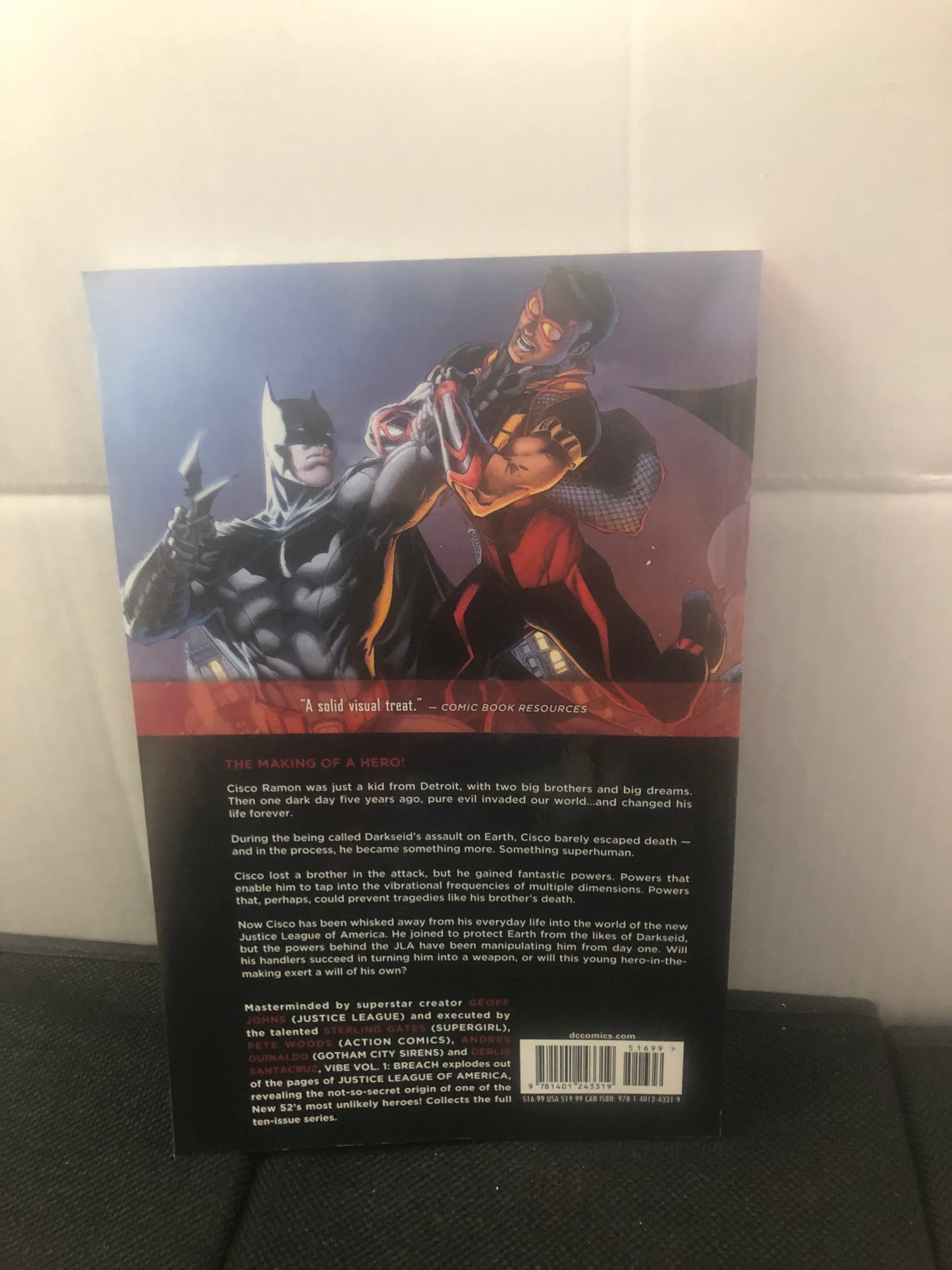 DC COMICS VIBE NEW 52 VOLUME ONE BREACH (2014)