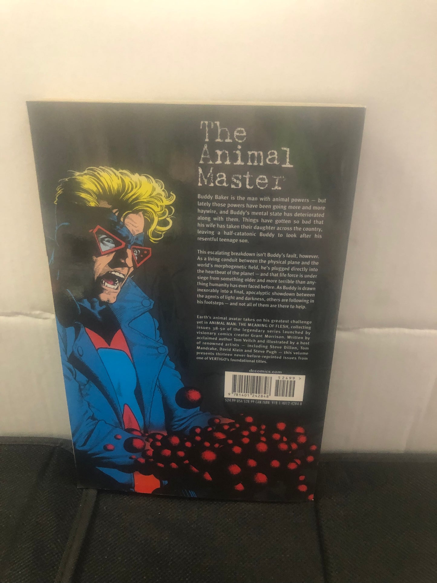 VERTIGO COMICS ANIMAL MAN THE MEANING OF FLESH (2014)