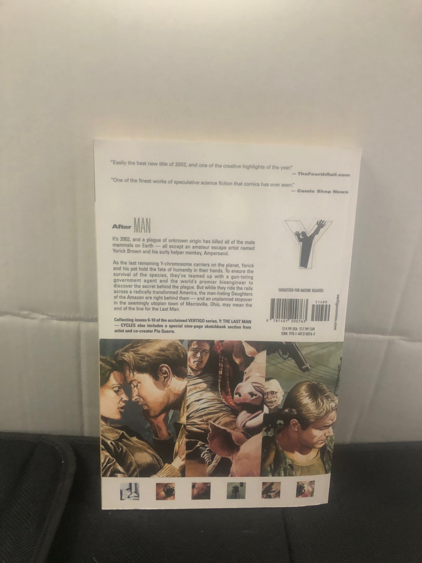 VERTIGO COMICS Y THE LAST MAN BOOK TWO NINTH PRINTING (2003)