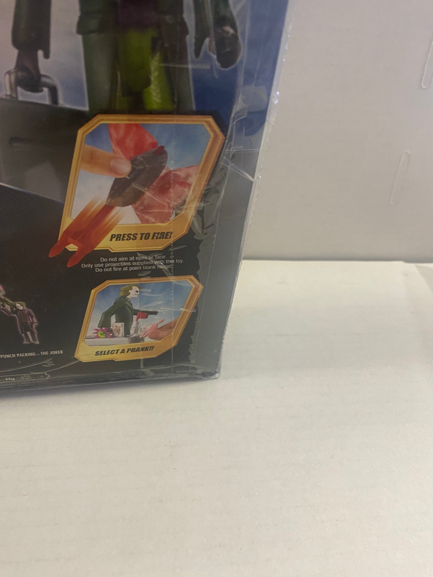 MATTEL THE DARK KNIGHT BATTLE CAPE BATMAN VS DESTRUCTOR-CASE THE JOKER