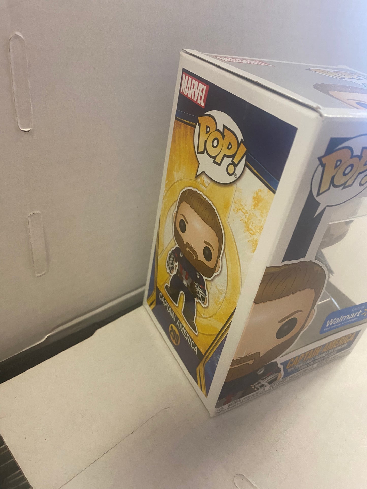 FUNKO POP AVENGERS INFINITY WAR #299 CAPTAIN AMERICA WALMART EXCLUSIVE