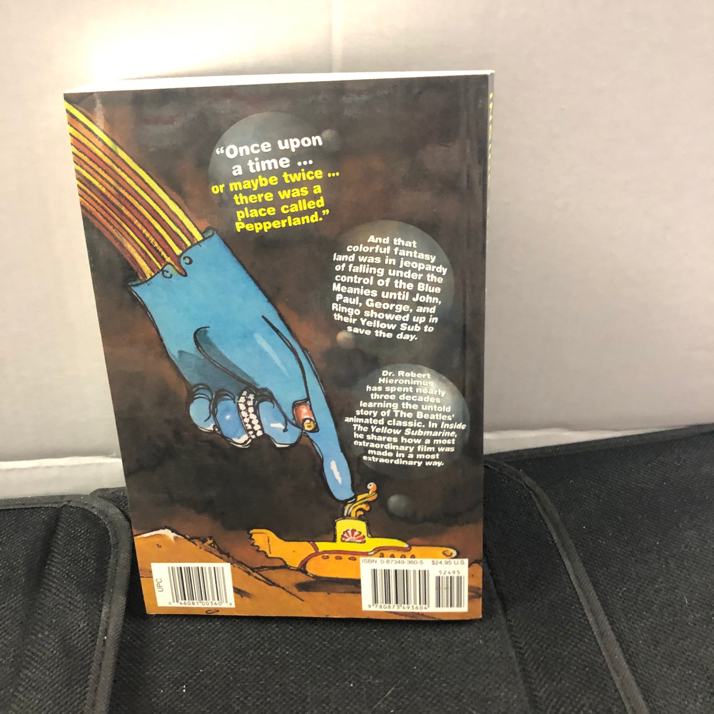 KRAUSE PUBLISHING INSIDE THE YELLOW SUBMARINE (2002)