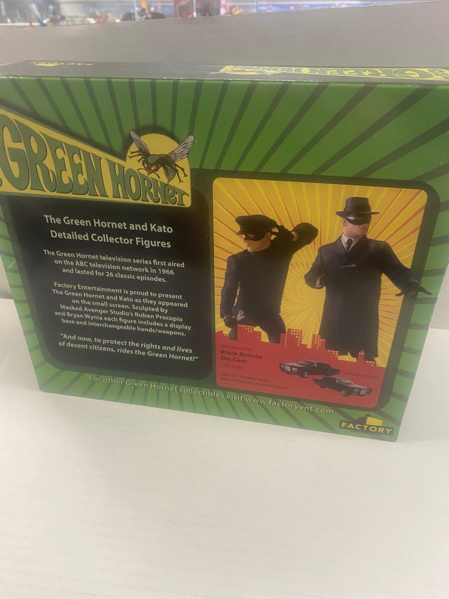 FACTORY ENTERTAINMENT THE GREEN HORNET AND KATO COLLECTOR FIGURES (2010)