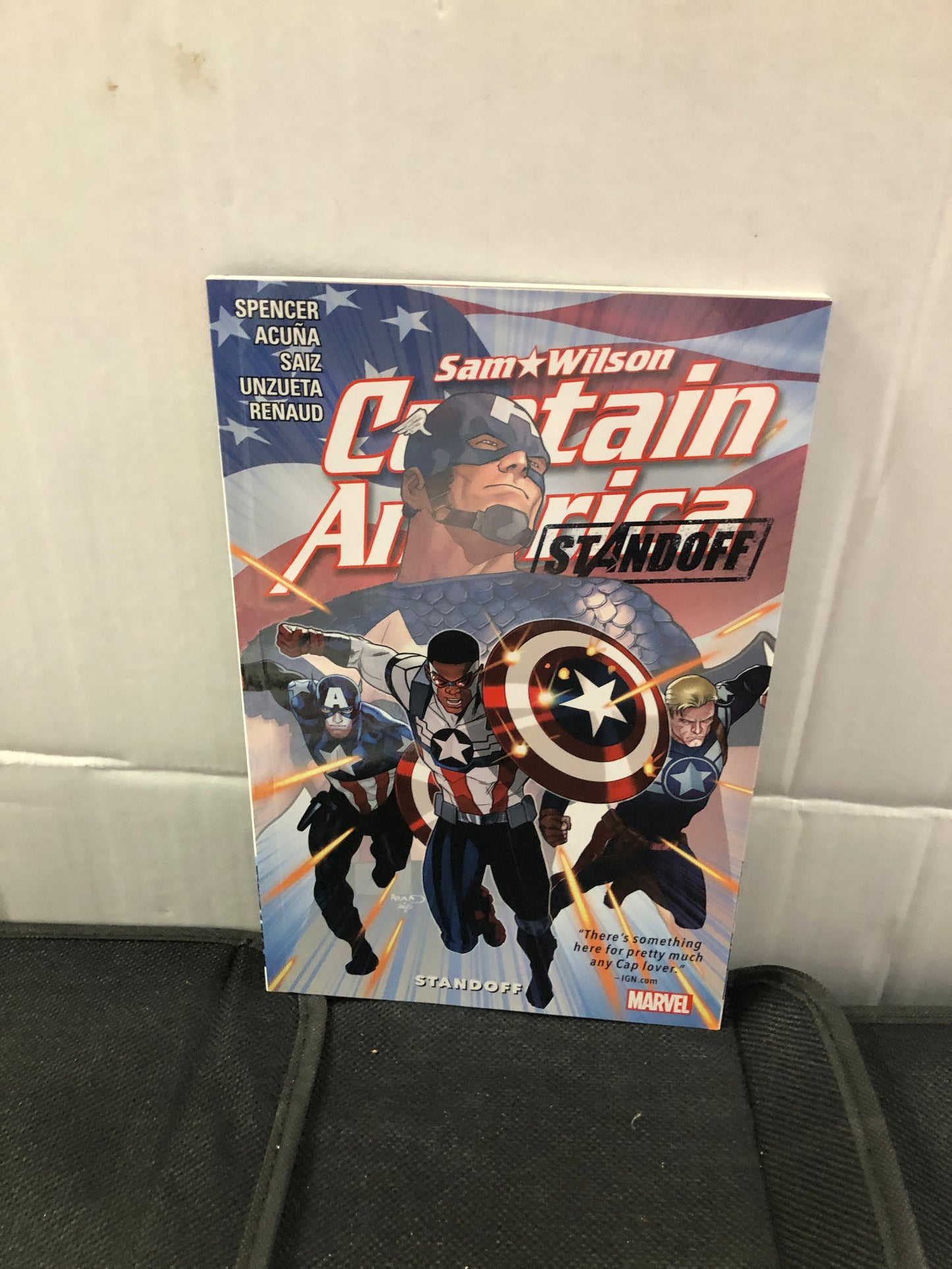 MARVEL COMICS SAM WILSON CAPTAIN AMERICA STAND-OFFS (2016)