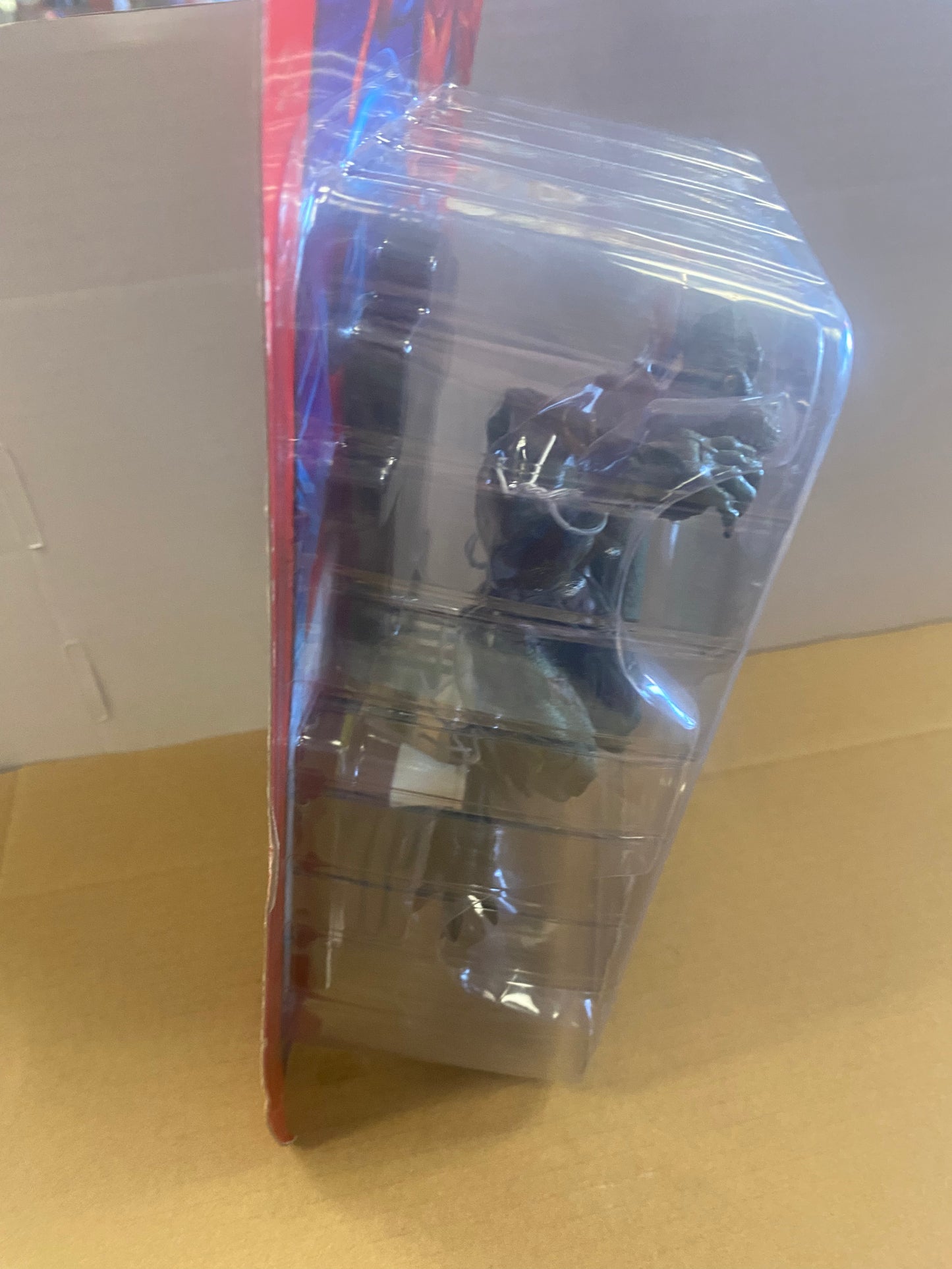 TOYBIZ SPIDER-MANS TAIL ATTACK LIZARD WITH BREAKAWAY LAB TABLE (2004)