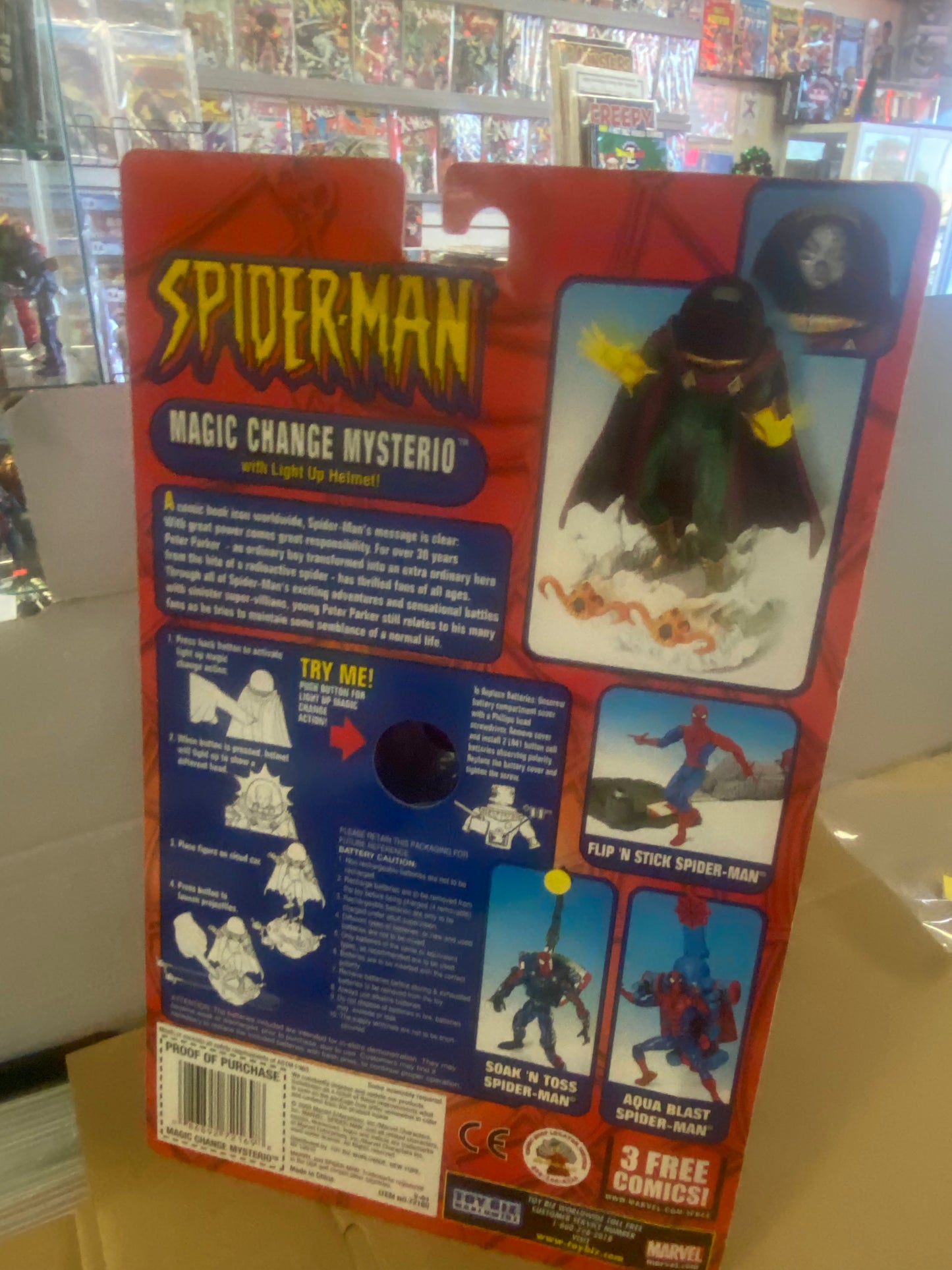 TOYBIZ SPIDER-MANS MAGIC CHANGE MYSTERIO WITH LIGHT UP HELMET (2005)