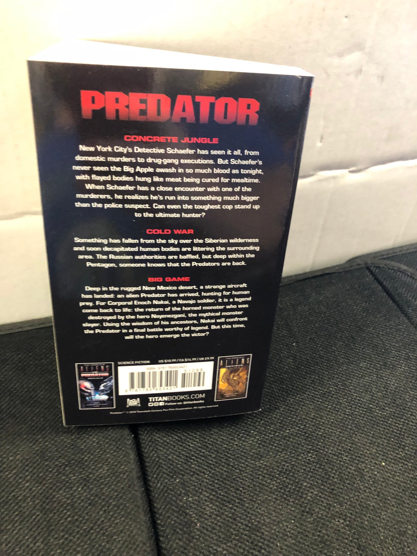 TITAN BOOKS THE COMPLETE PREDATOR OMNIBUS (2018)