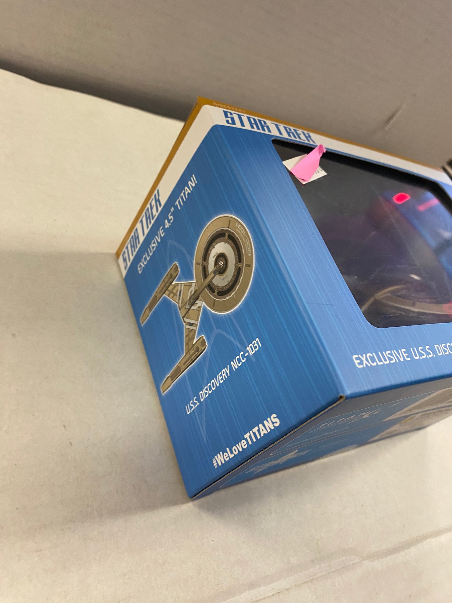 TITANS VINYL FIGURES EXCLUSIVE USS DISCOVERY NCC-1031 2018 STAR TREK CONVENTION EXCLUSIVE