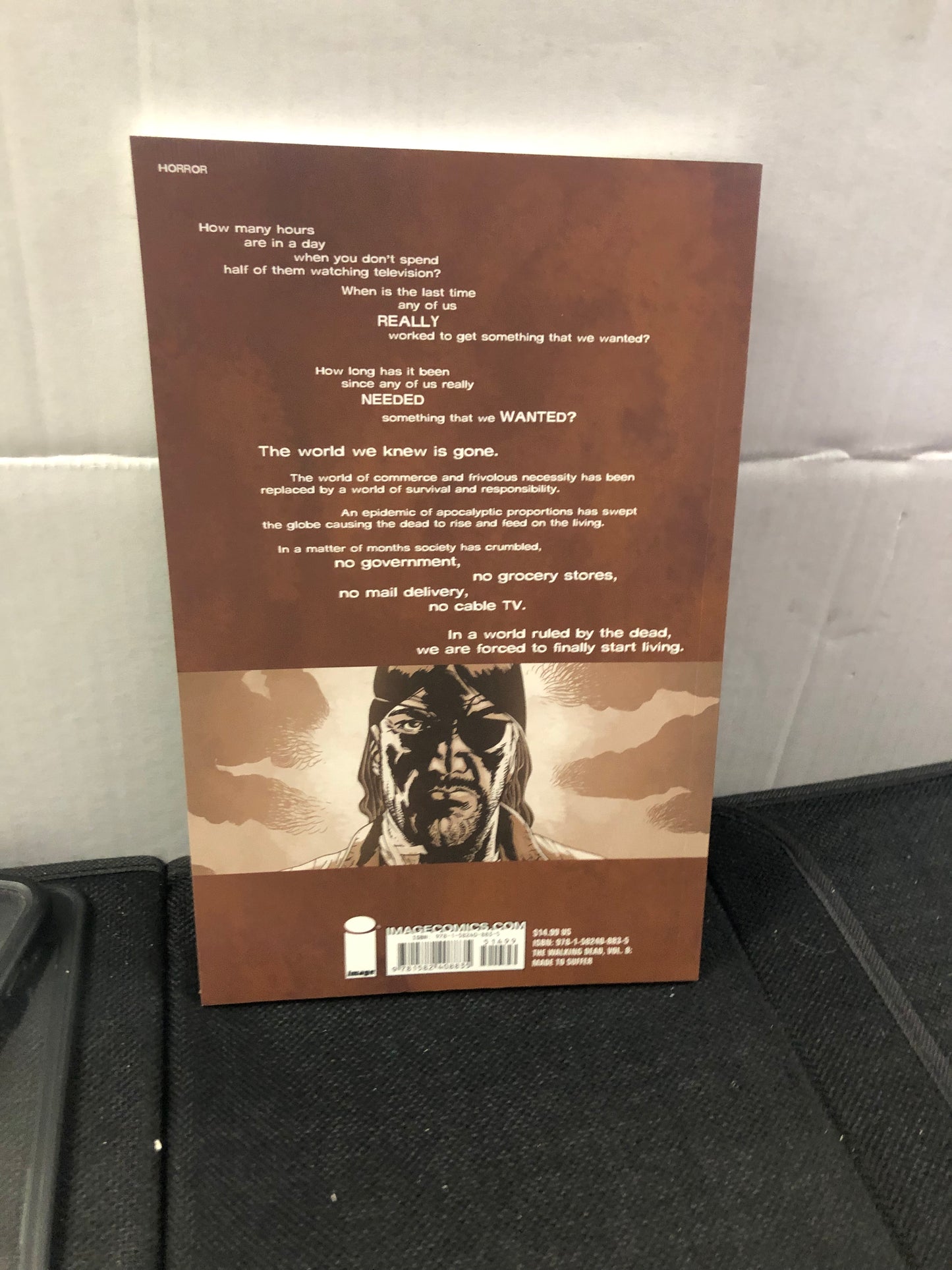 IMAGE COMICS THE WALKING DEAD VOLUME EIGHT MADE TO SUFFER (2008)