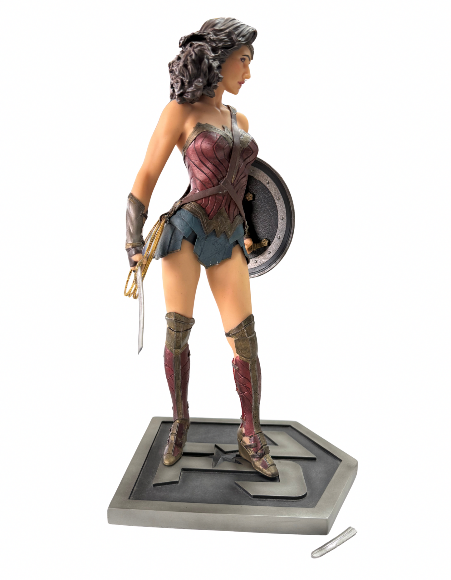 DC COLLECTABLES LIMITED EDITION JUSTICE LEAGUE WONDER WOMAN