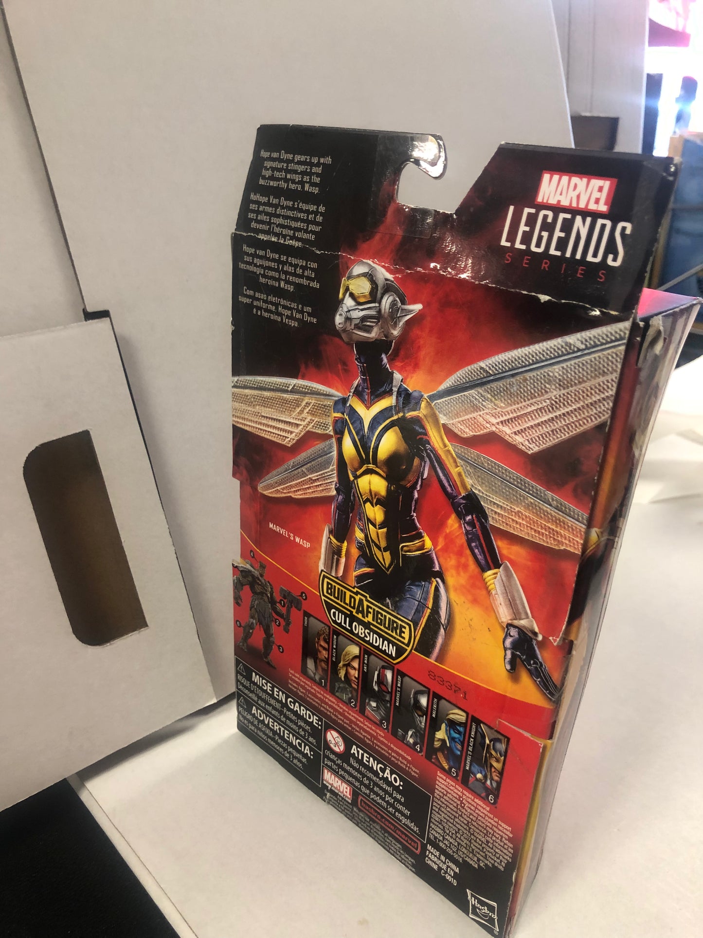 MARVEL LEGENDS SERIES ANT-MAN AND THE WASP MARVELS WASP CULL OBSIDIAN BUILD A FIGURE OKAY CONDITION SMALL TEAR ON FRONT OF BOX AND BEND ON BACK OF BOX