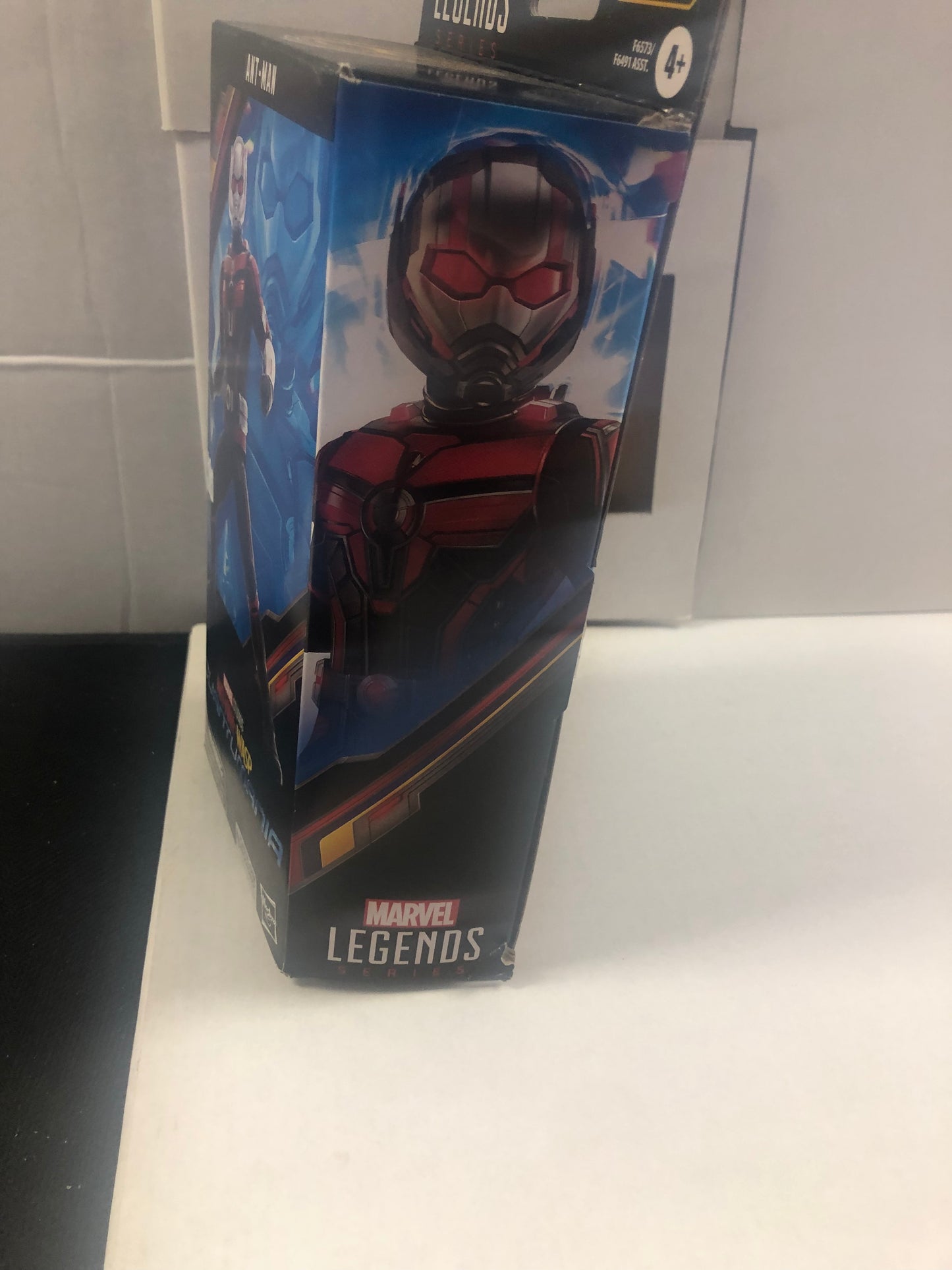 MARVEL LEGENDS SERIES ANT-MAN AND THE WASP QUANTUMANIA ANT-MAN CASSIE LANG BUILD A FIGURE GOOD CONDITION SMALL TEAR ON SIDE OF BOX