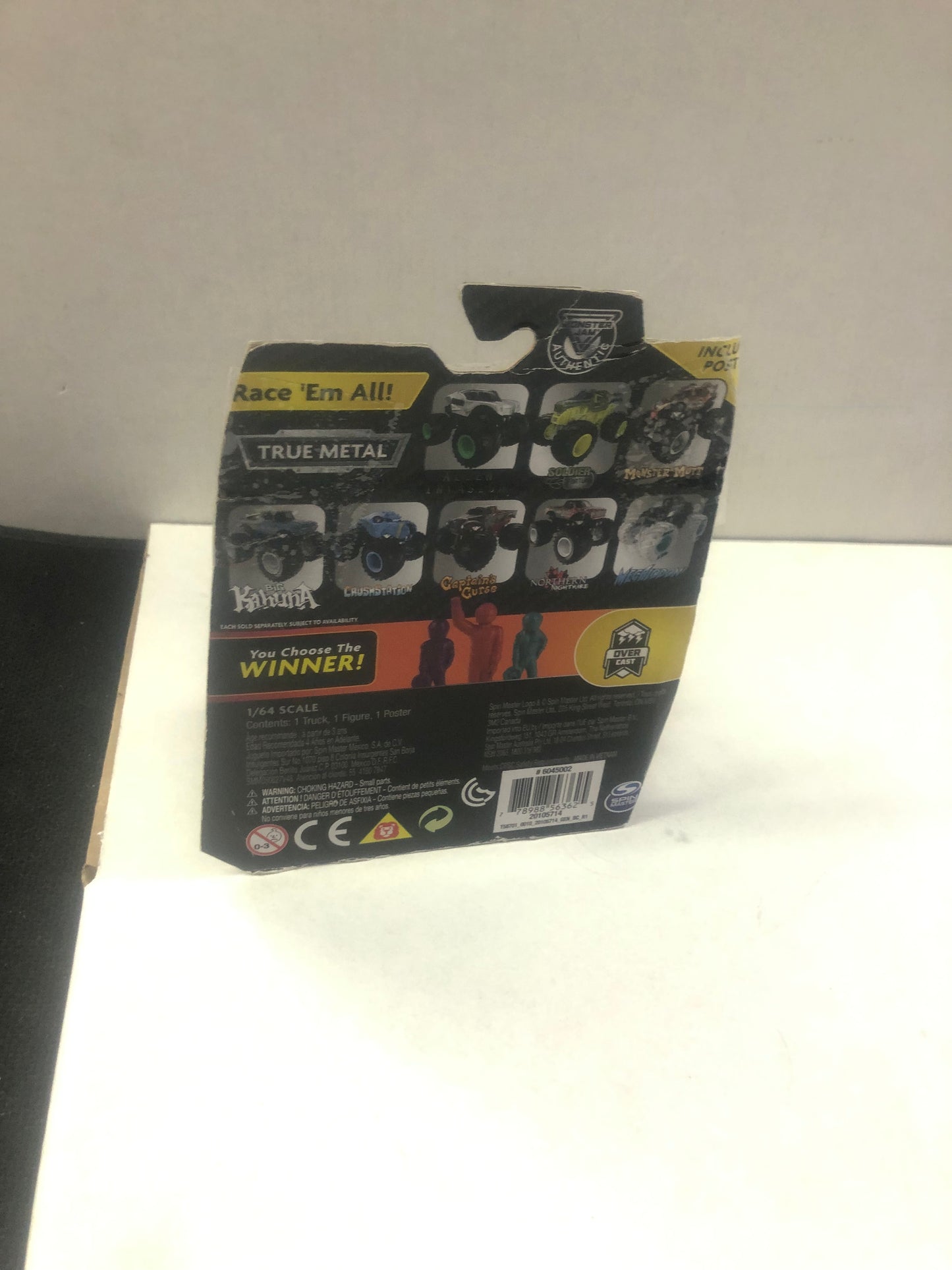 SPIN MASTER MONSTER JAM GRAVE DIGGER POOR CONDITION TAPED BOX