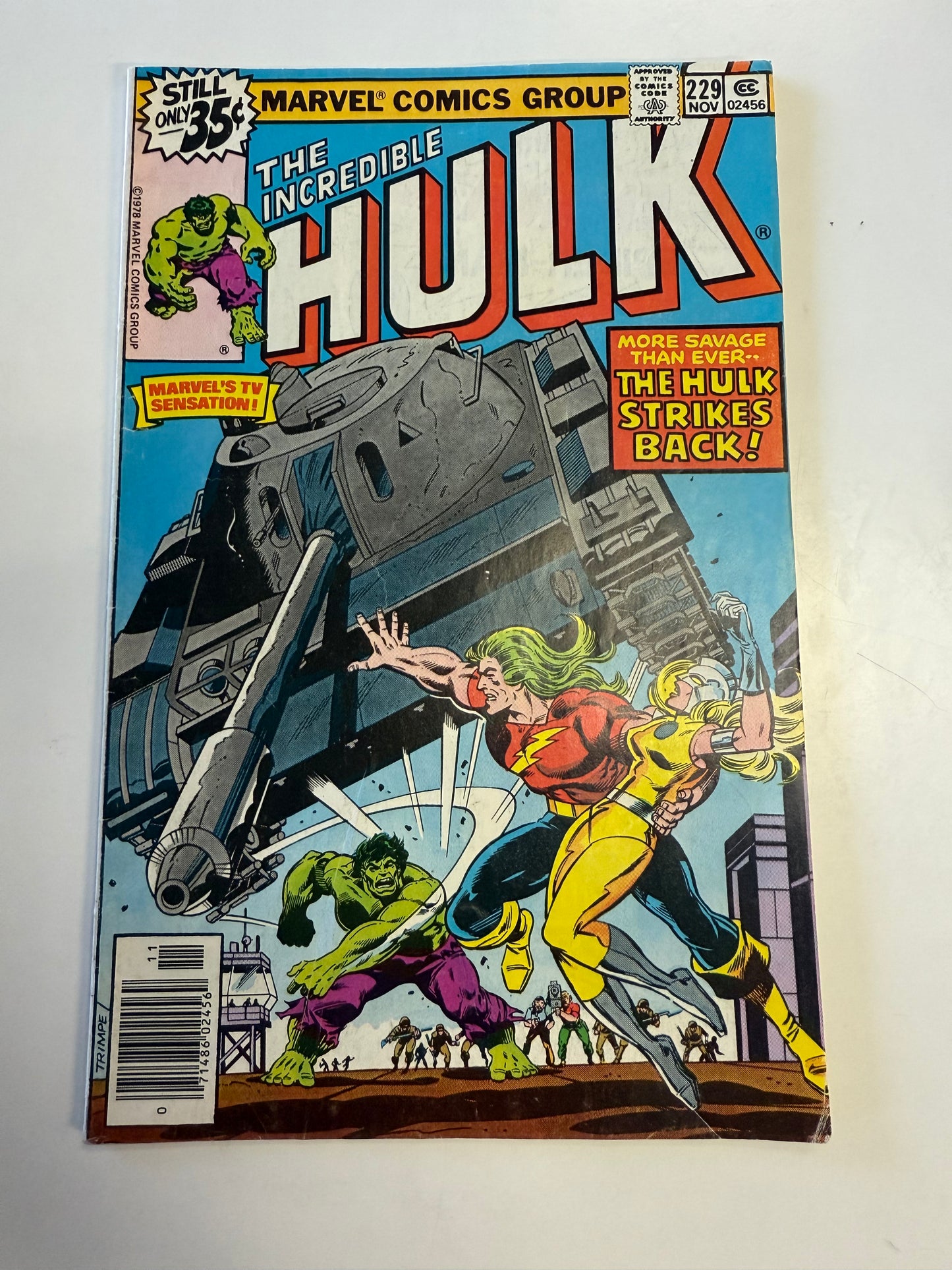 MARVEL COMICS INCREDIBLE HULK #229 the hulk strikes back 1978