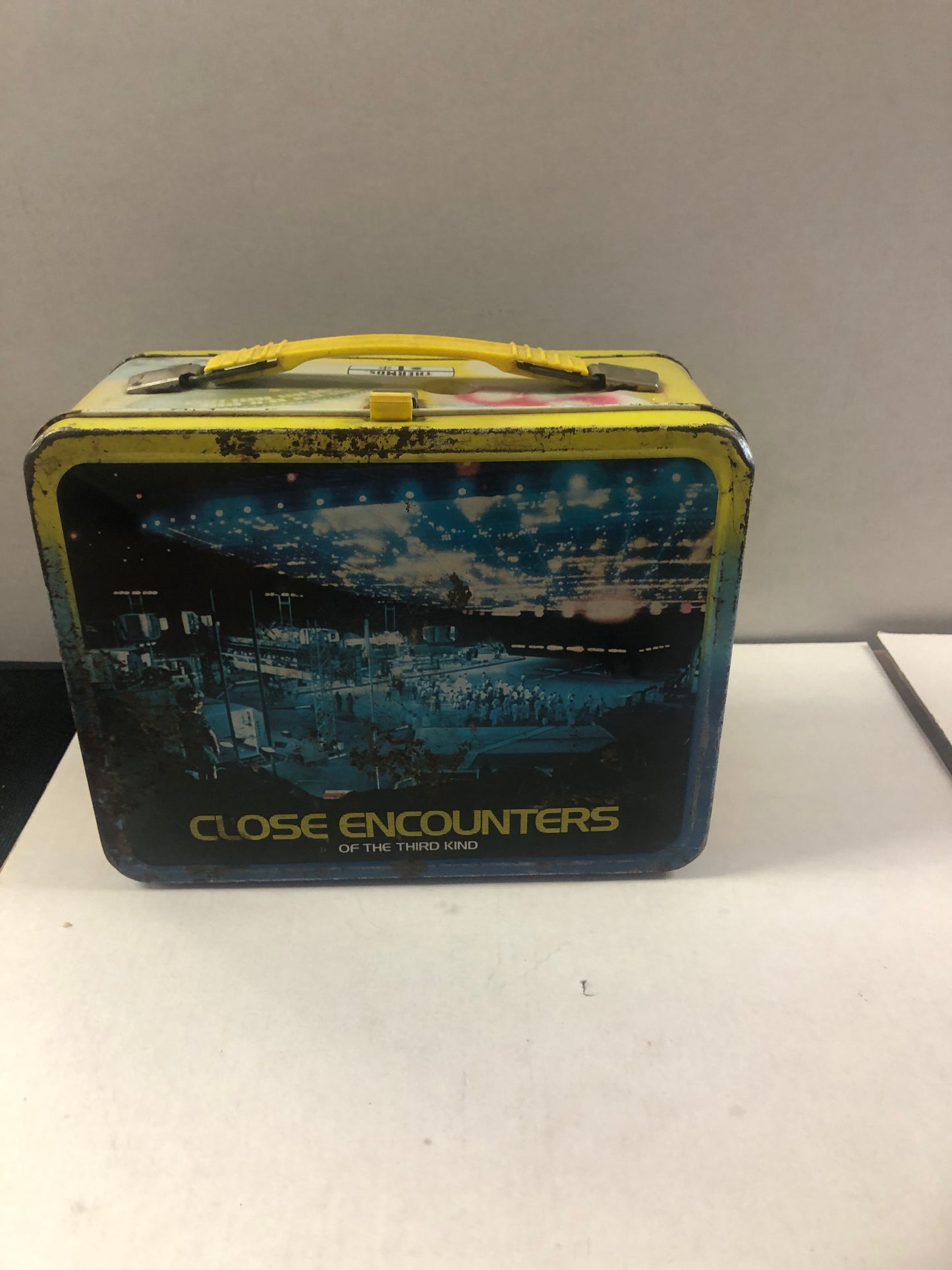 THERMOS CLOSE ENCOUNTERS OF THE THIRD KIND LUNCHBOX NO THERMOS OKAY CONDITION RUST ON BOX