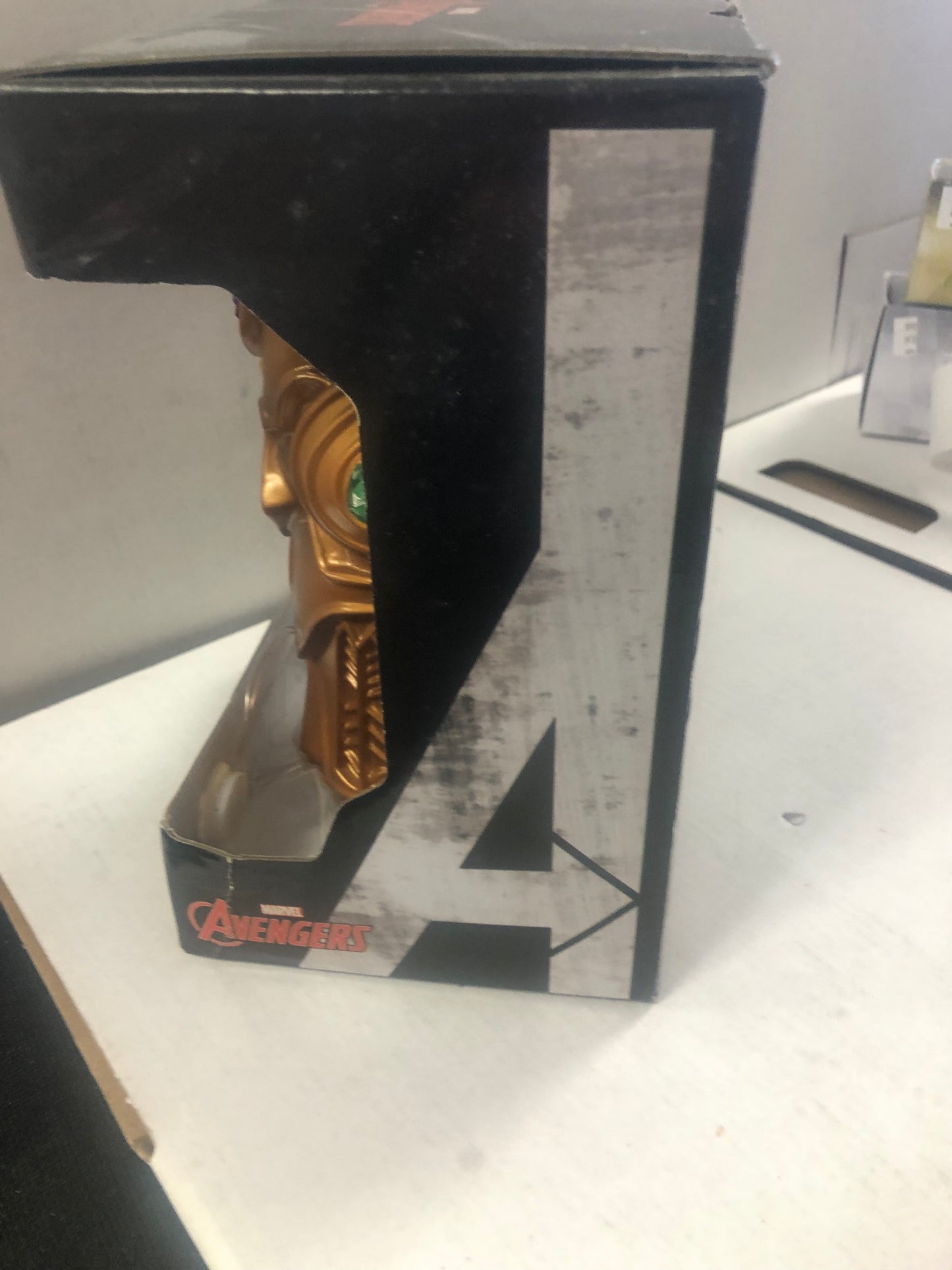 UKONIC AVENGERS INFINITY GAUNTLET DESK LAMP GOOD CONDITION SMALL TEAR ON SIDE OF BOX