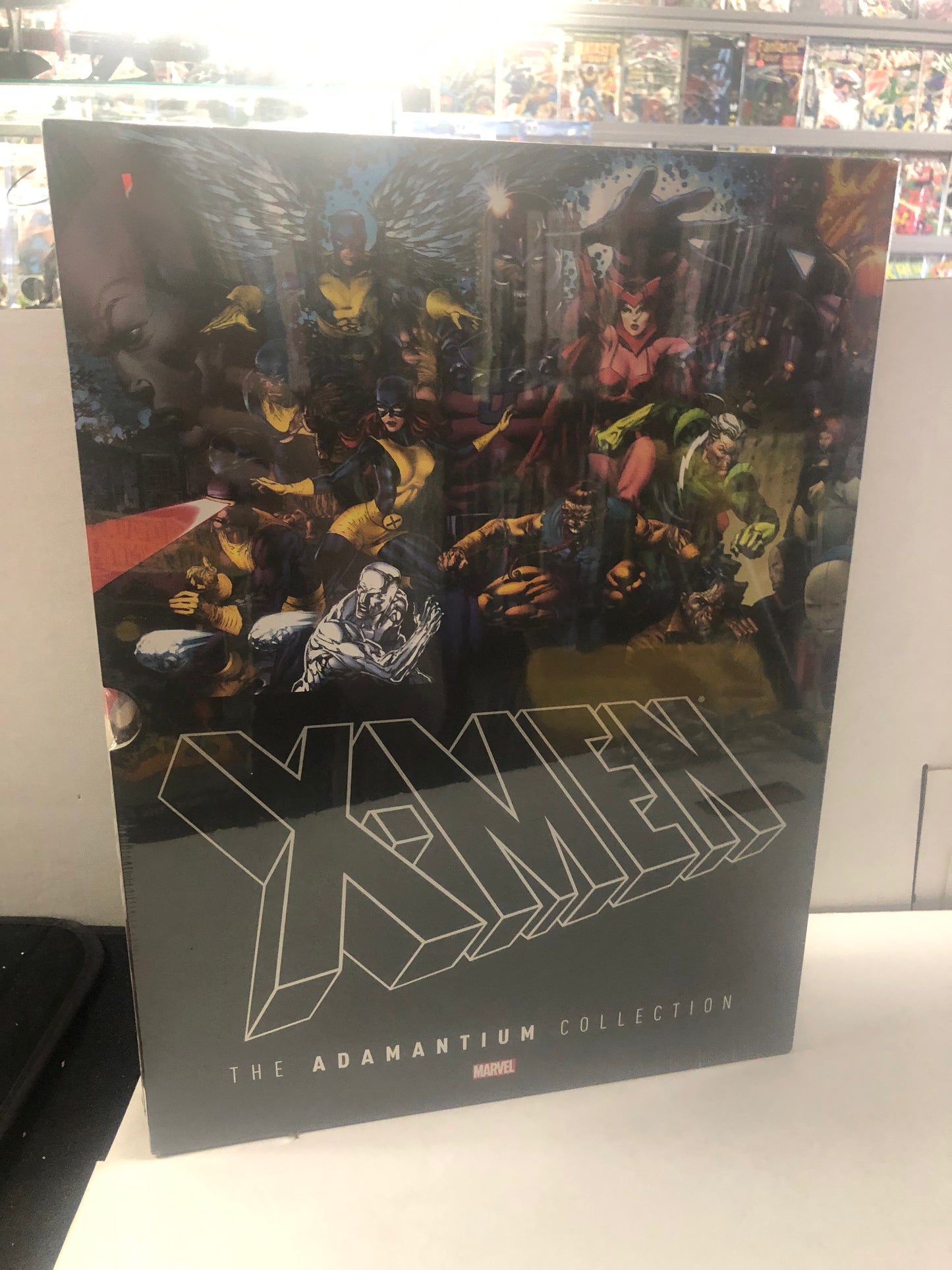 MARVEL COMICS X-MEN THE ADAMANTIUM COLLECTION EXCELLENT CONDITION HARDCOVER WITH SLIPCASE OUTER BOX COVER IS IN GOOD CONDITION HAS BOX DAMAGE