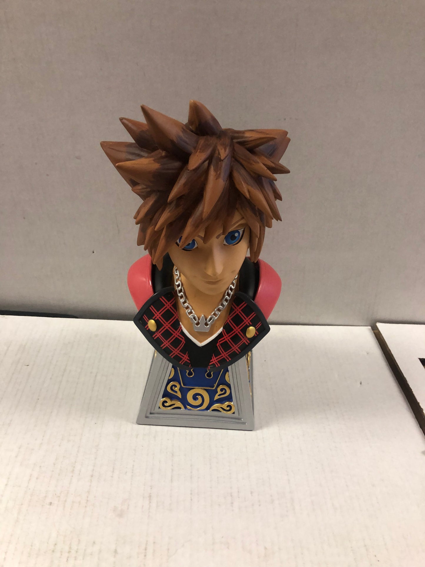 DIAMOND SELECT KINGDOM HEARTS SORA 1/2 SCALE STATUE BUST COME WITH BOX 299/1000