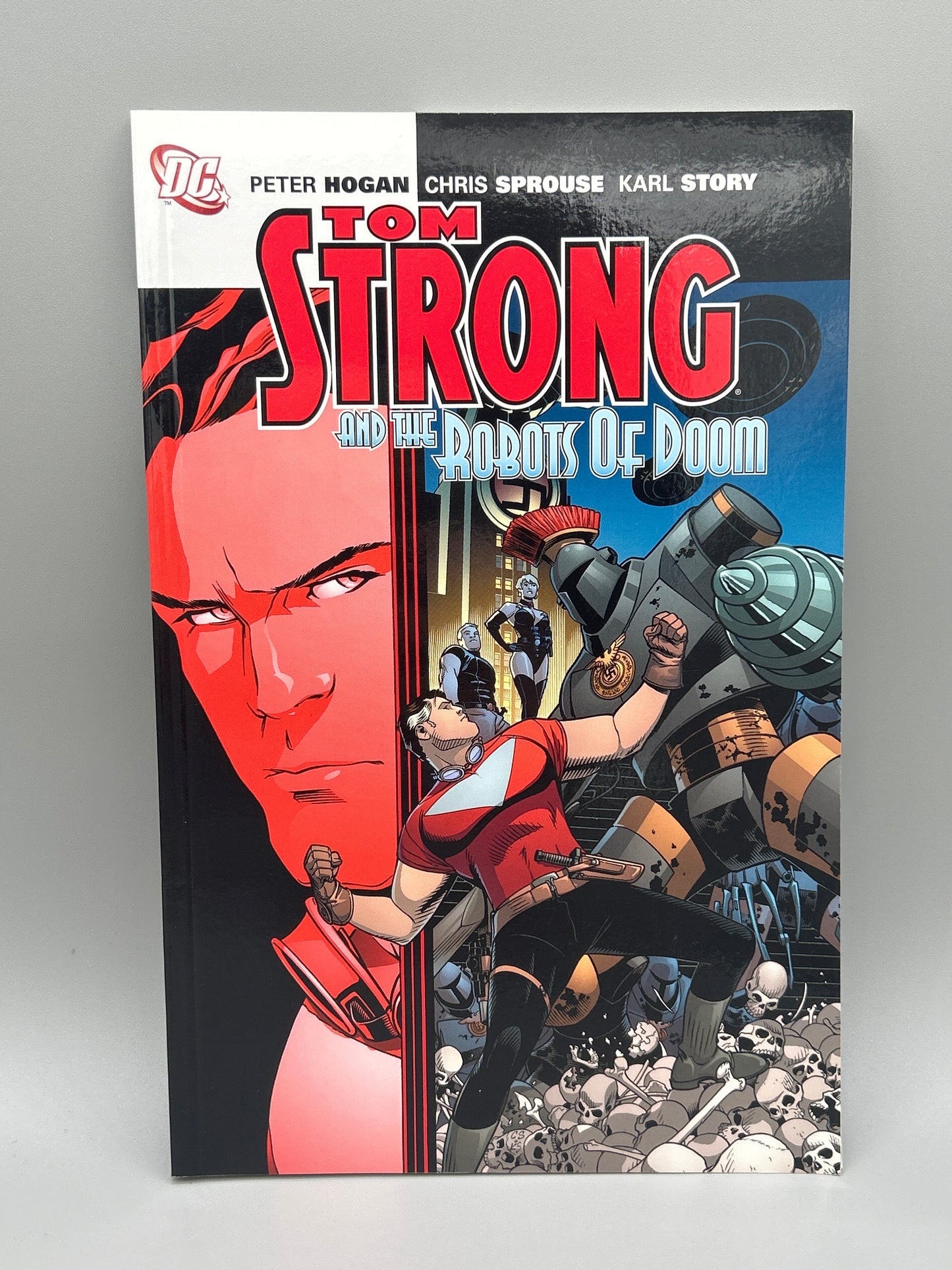 DC Tom Strong and the Robots of Doom Trade Paperback