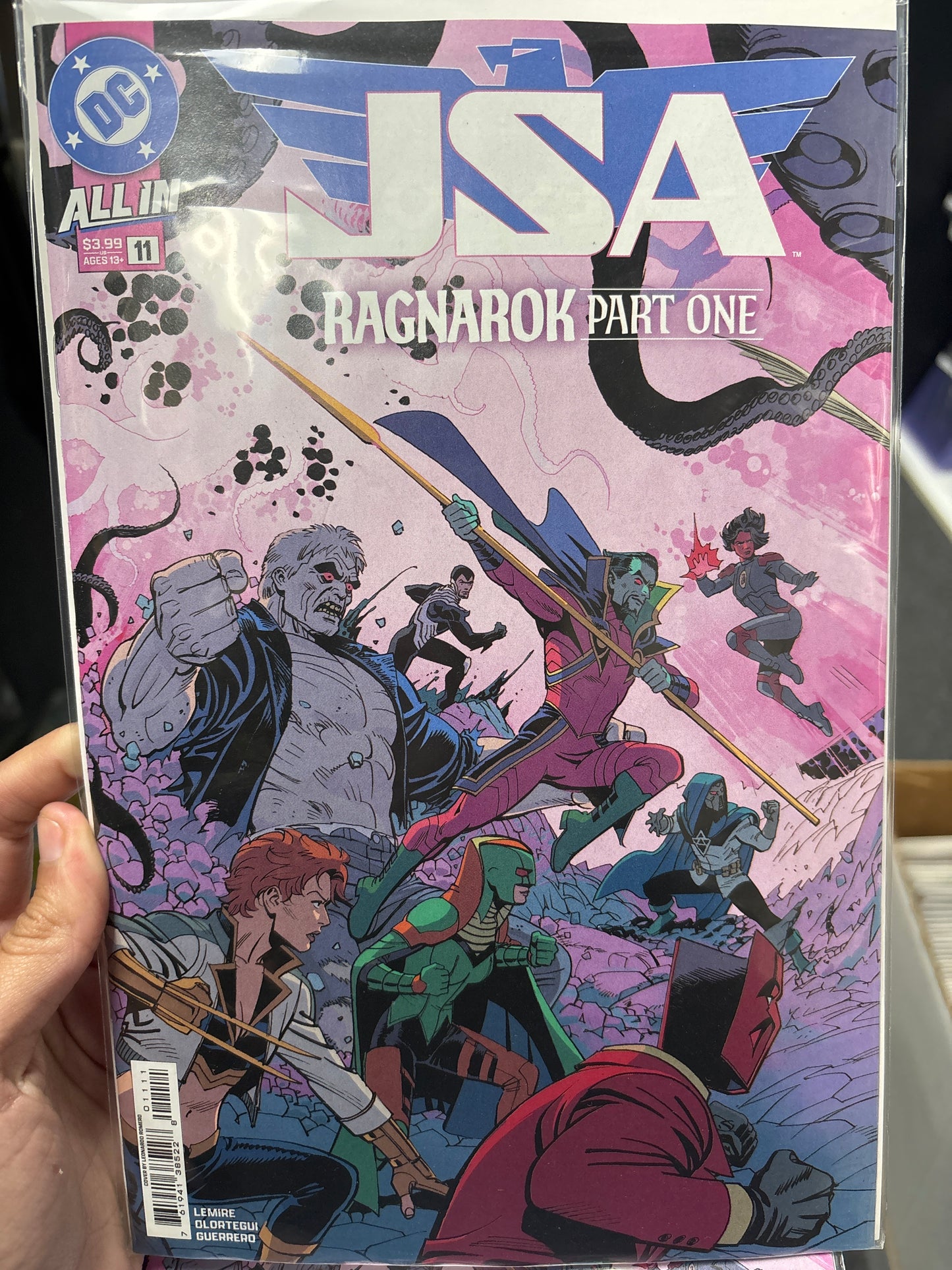 DC COMICS JSA #11 1025