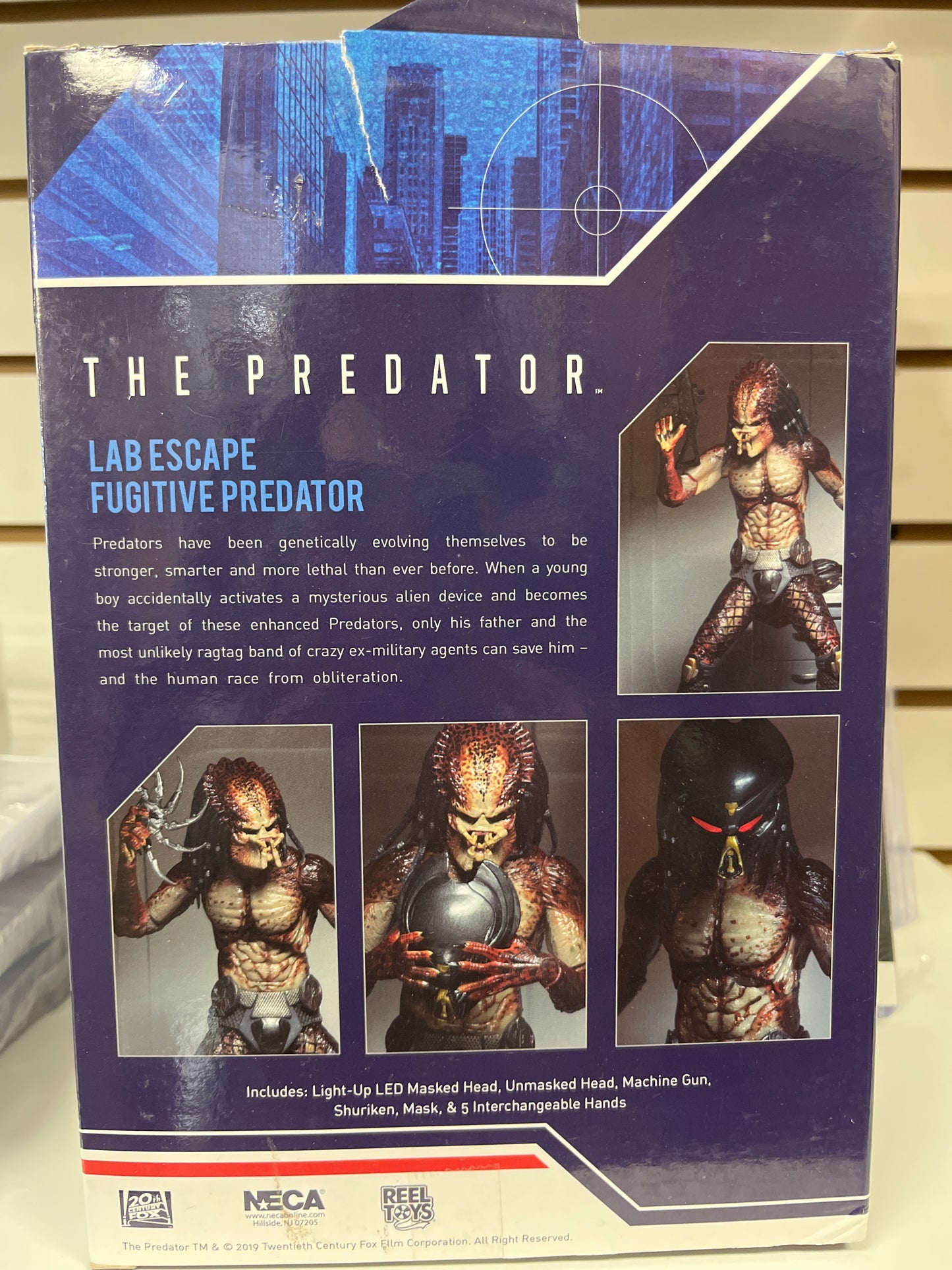 LAB ESCAPE FUGITIVE PREDATOR ULTIMATE ACTION FIGURE