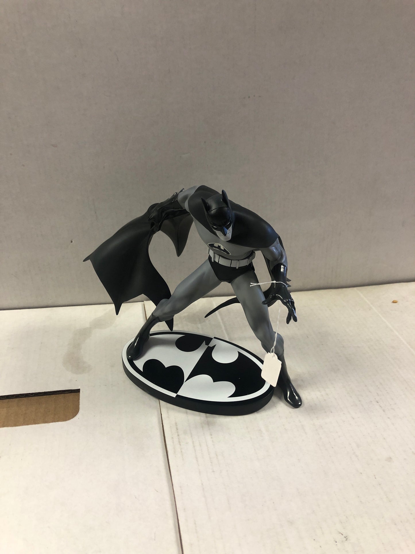 DC DIRECT BATMAN BLACK AND WHITE STATUE ART BY JIM APARO 2316/3300 COMES WITH BOX