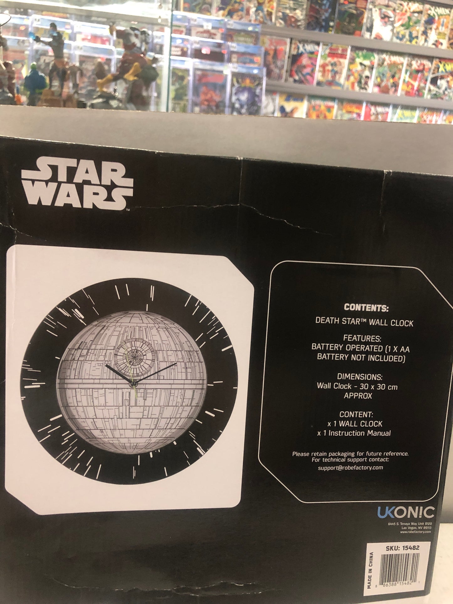 UKONIC STAR WARS DEATHSTAR WALL CLOCK POOR CONDITION BOX DAMAGE ALL OVER BOX