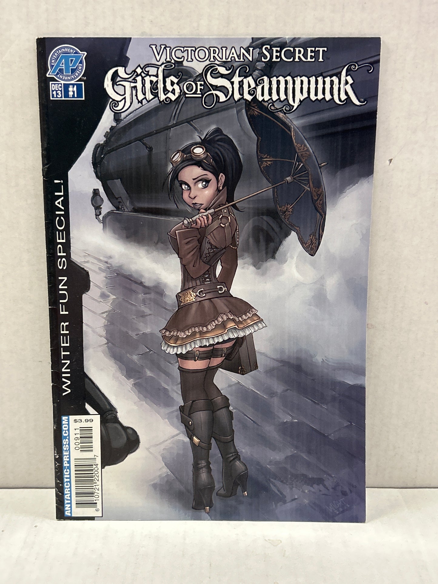 AP ENTERTAINMENT VICTORIAN SECRET GIRLS OF STEAMPUNK