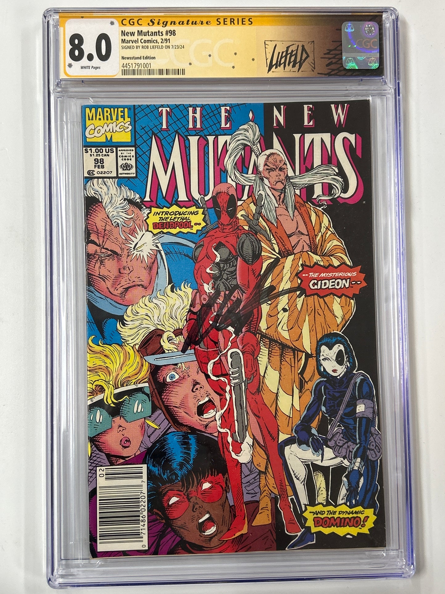 NEW MUTANTS CGC 8.0 SIGNATURE SERIES ROB LIEFELD