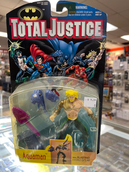 DC TOTAL JUSTICE AQUAMAN ACTION FIGURE