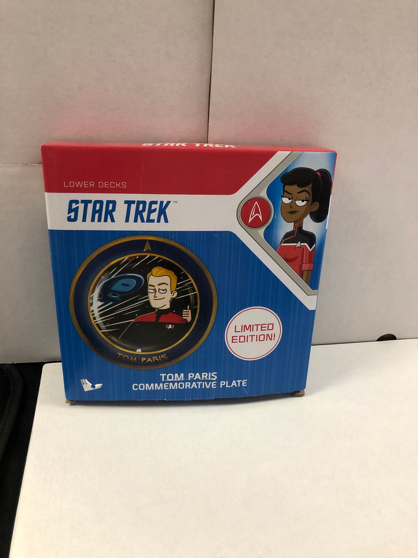 STAR TREK LOWER DECKS TOM PARIS COMMEMORATIVE PLATE LIMITED EDITION GREAT CONDITION