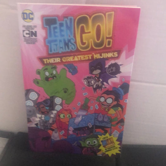 DC COMICS TEEN TITANS GO THEIR GREATEST HIJINKS (2018)